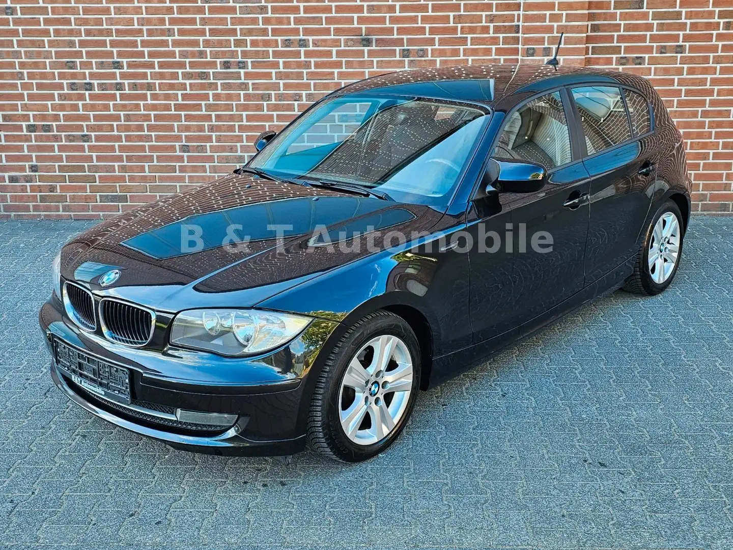 BMW 116 d Lim. Advantage-Paket Start/Stopp-Automatik Negro - 1