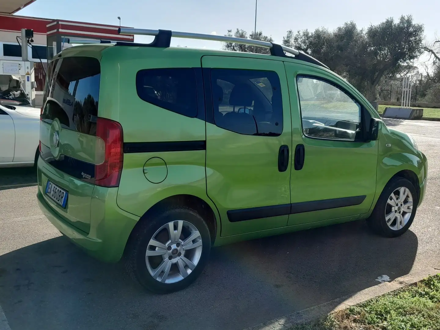 Fiat Qubo 1.4 8v natural power Dynamic 70cv Grün - 2