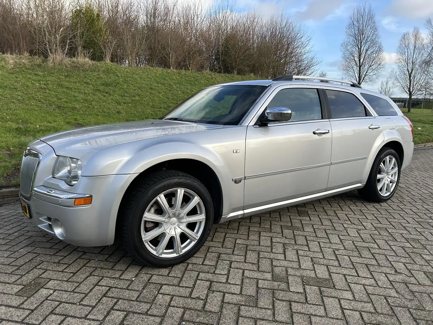 Chrysler 300C Touring 3.5 V6 AWD 4x4 Youngtimer, leer Grijs - 2