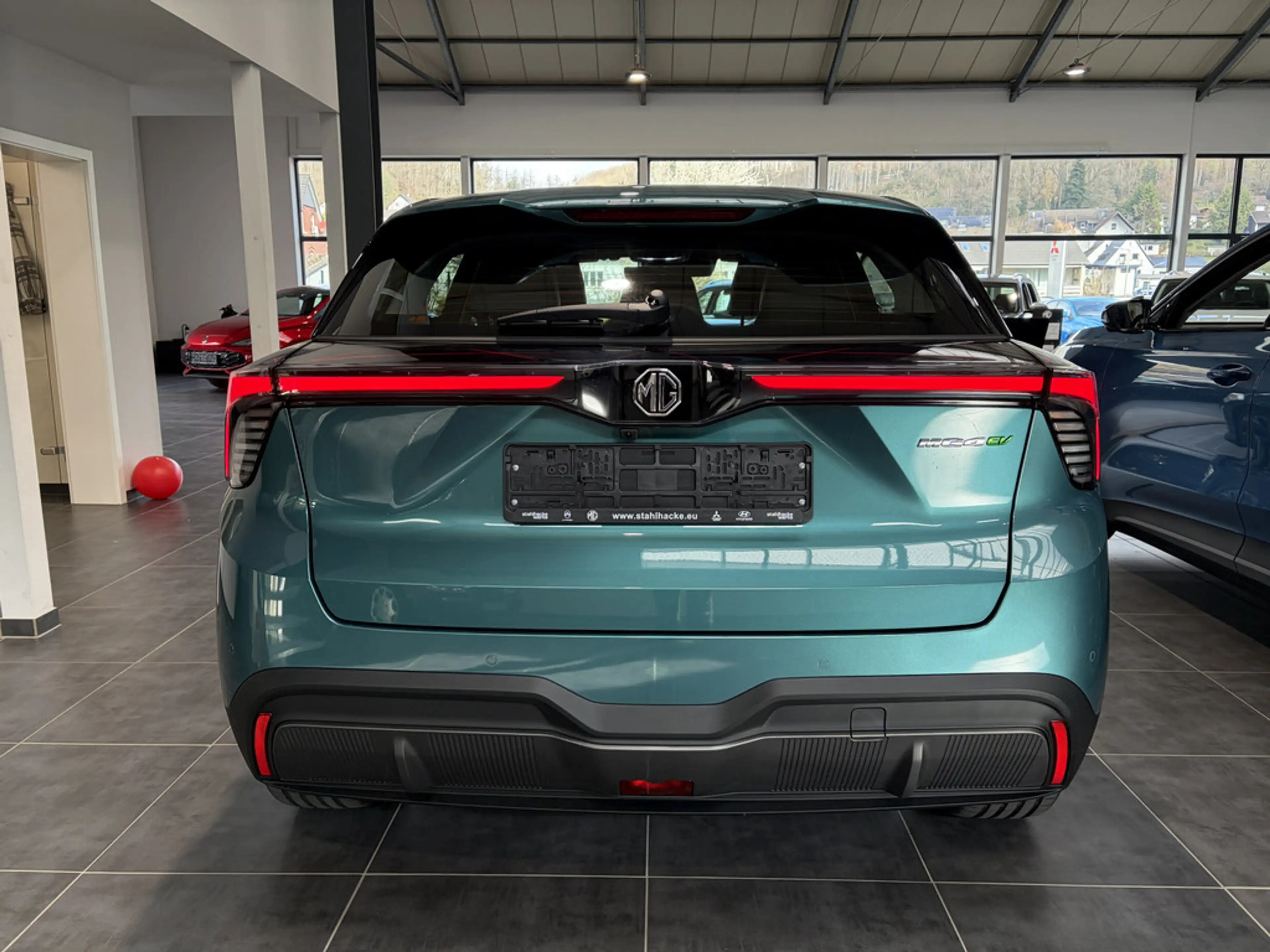 MG MG4 Premium 64kWh — photo 8