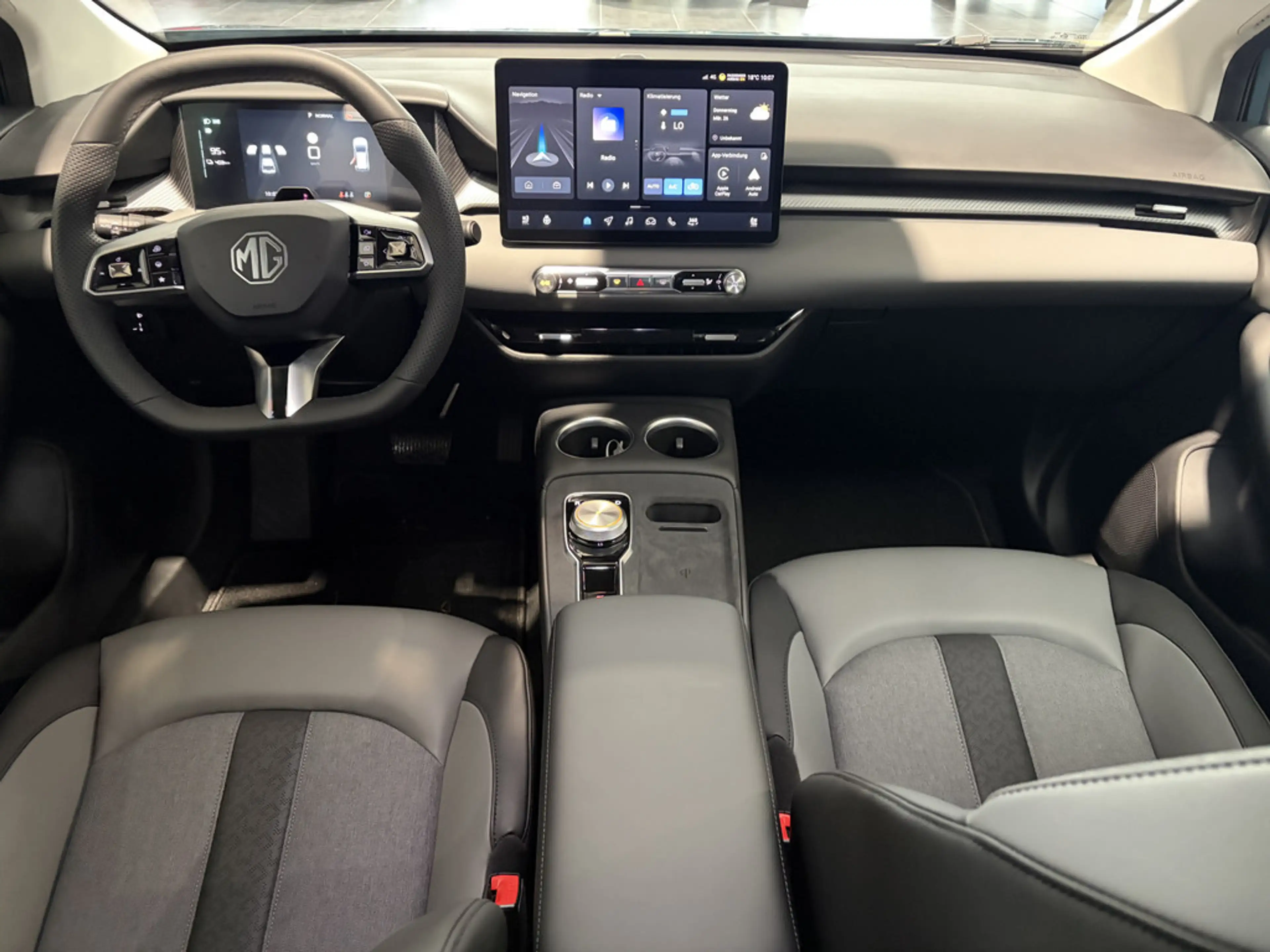 MG MG4 Premium 64kWh — photo 10