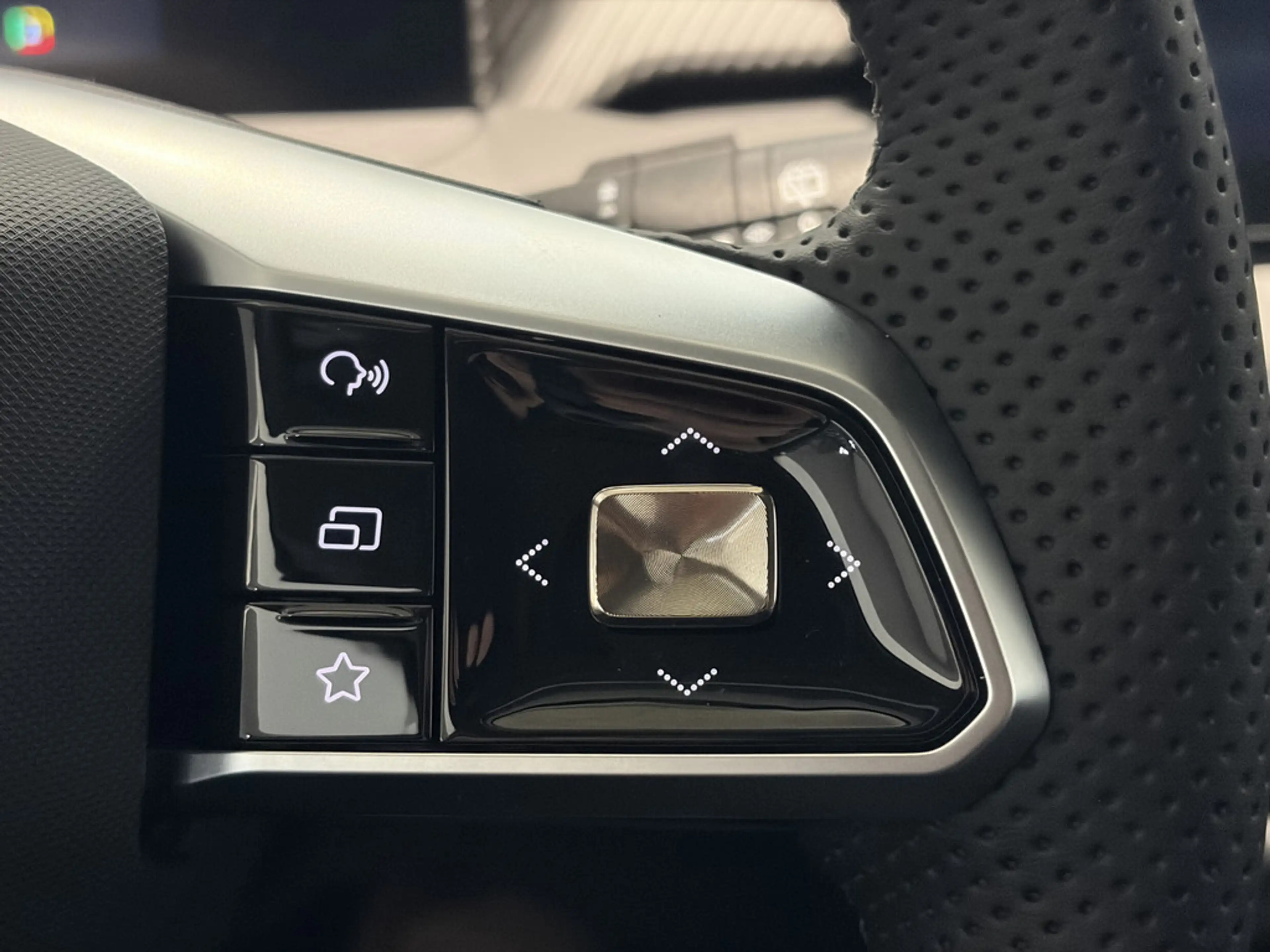 MG MG4 Premium 64kWh — photo 13