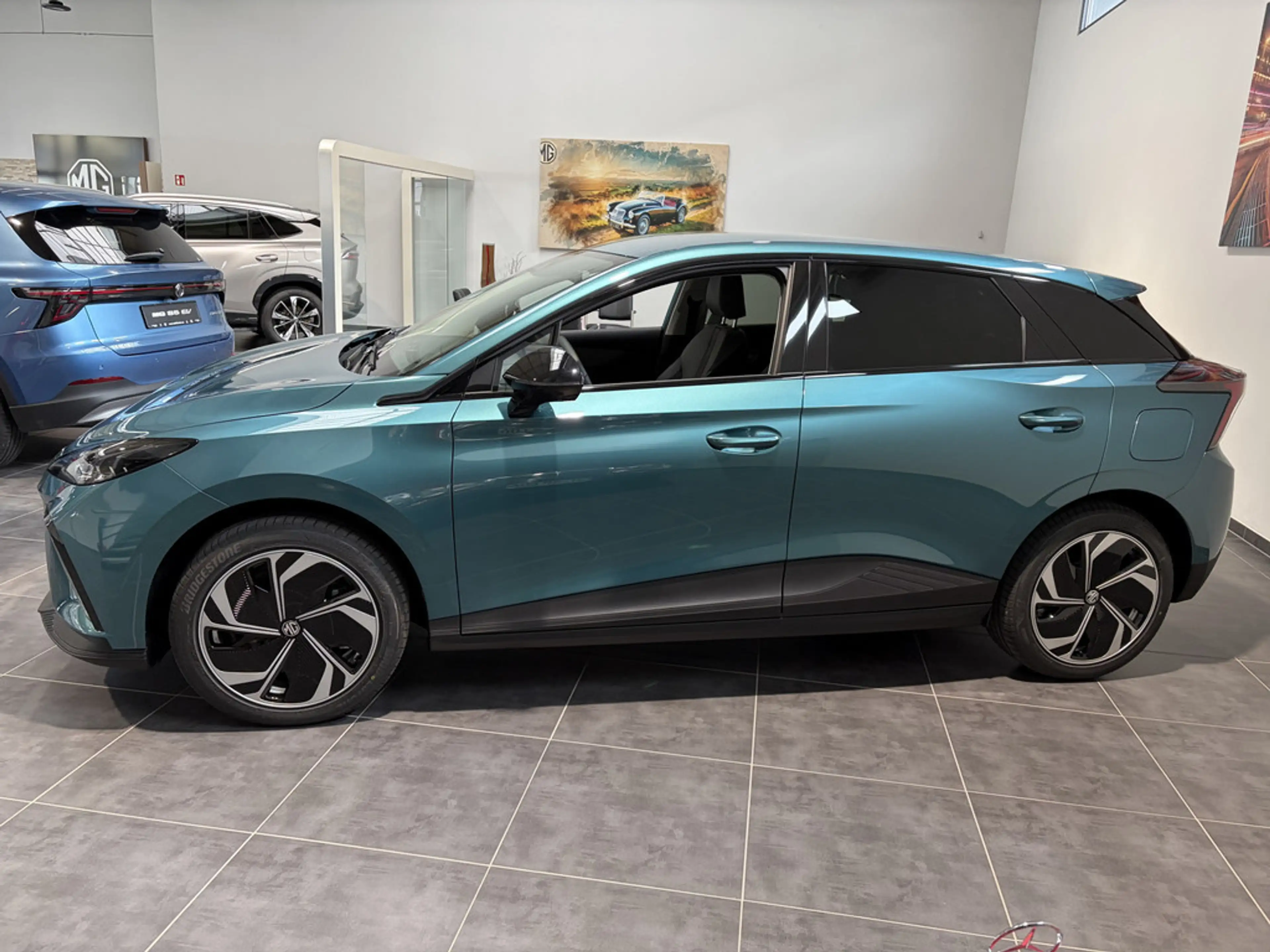 MG MG4 Premium 64kWh — photo 5
