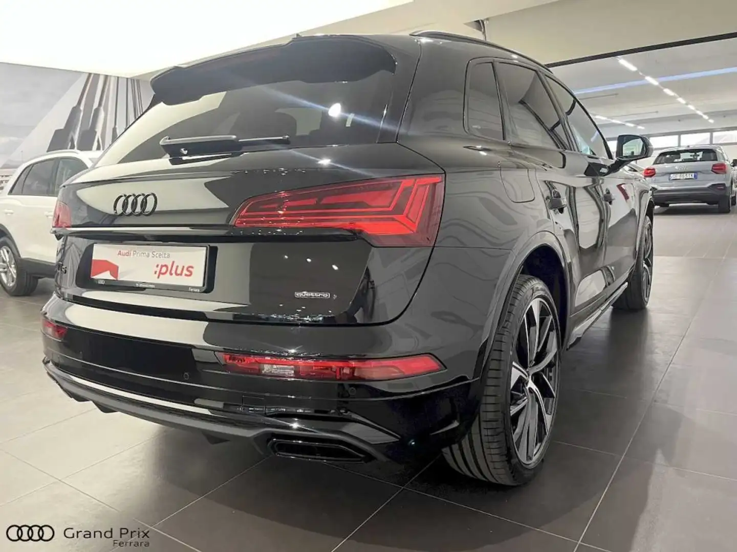 Audi Q5 Identity Black 55 TFSI e quattro S tronic 367cv Nero - 2