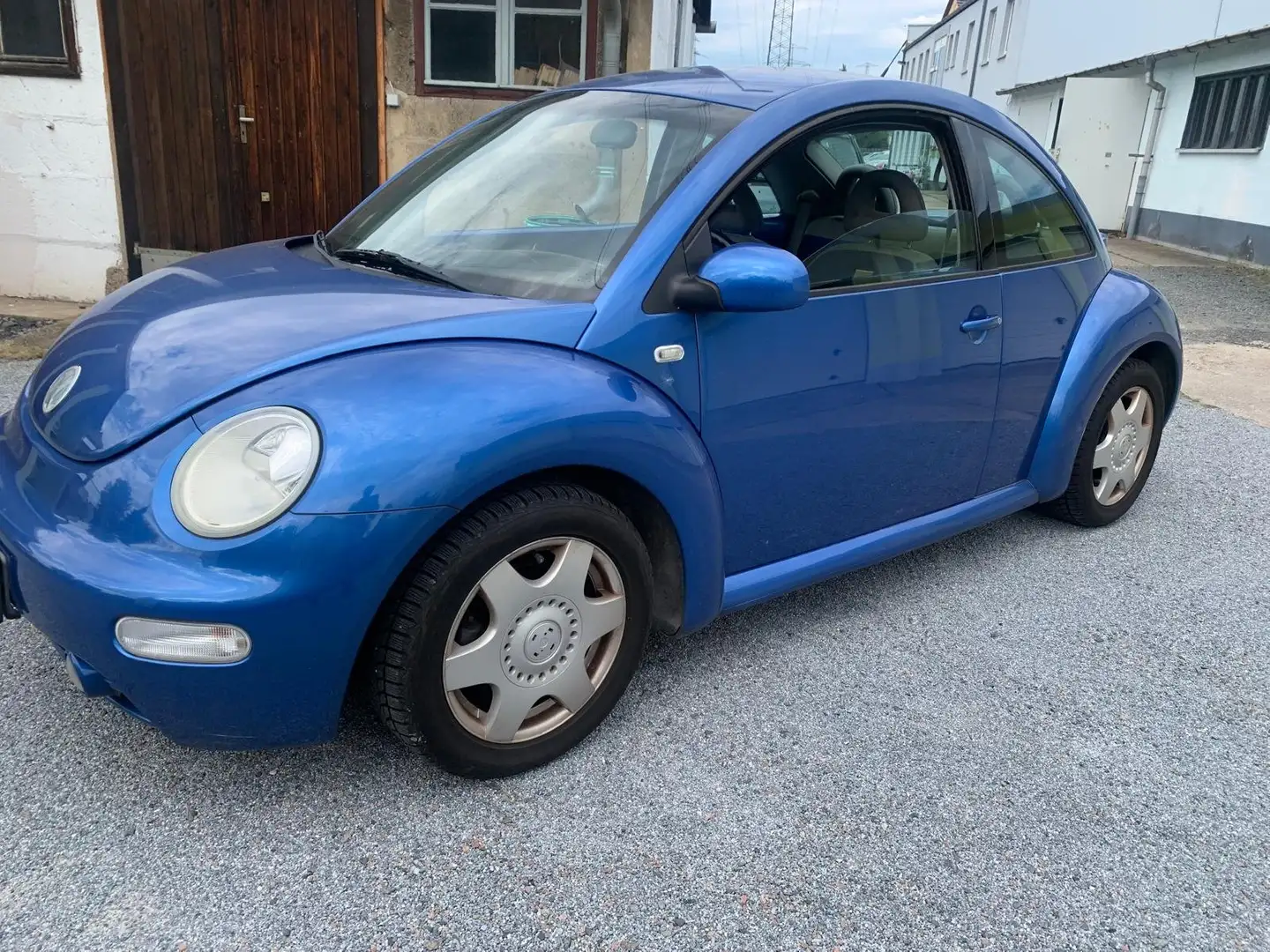Volkswagen New Beetle 1.6 plava - 1