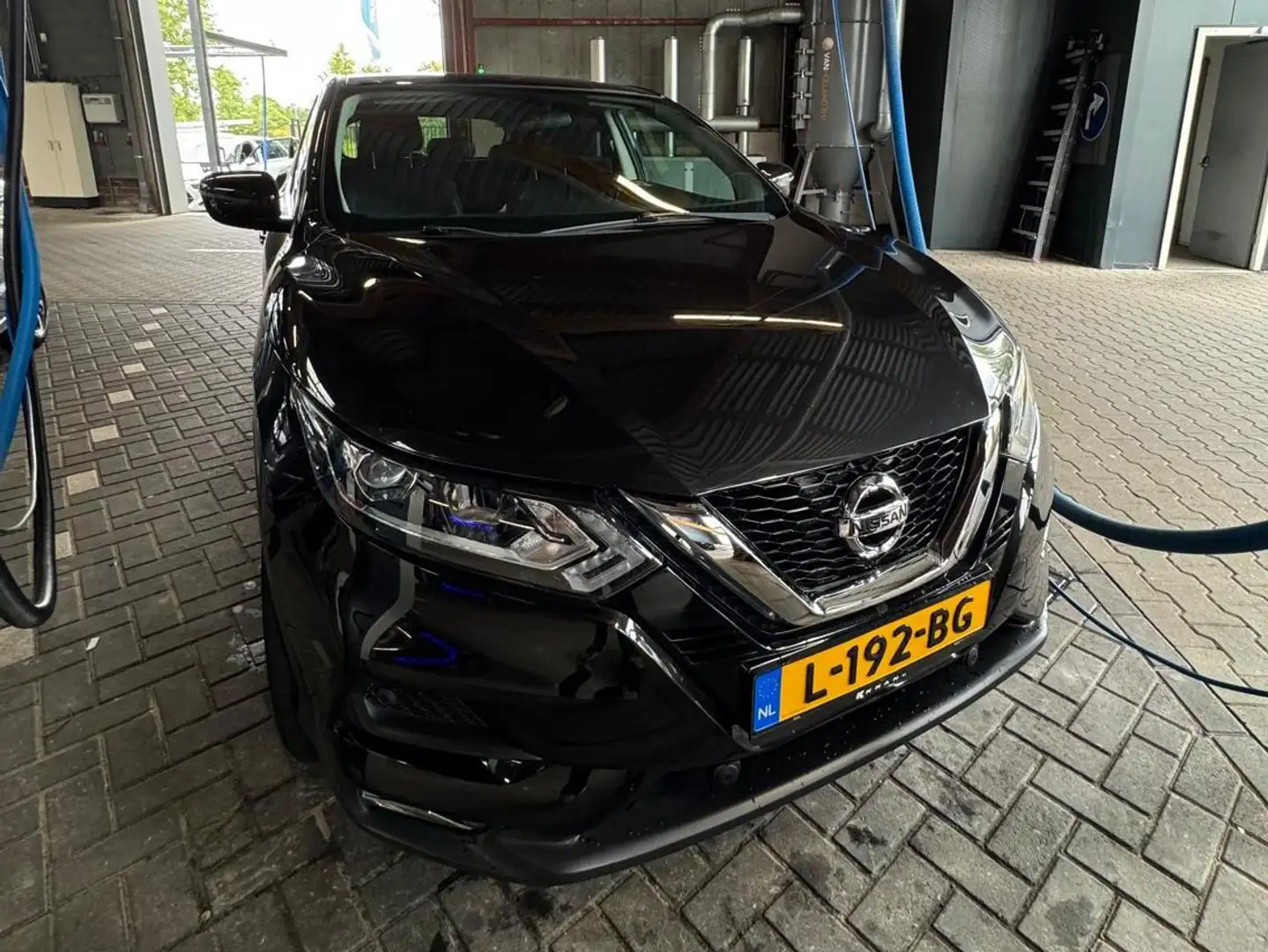 Nissan Qashqai Qashqai 1.2 Visia Zwart - 1