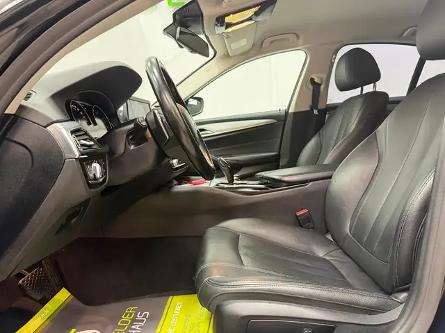 BMW 5 Series view 11