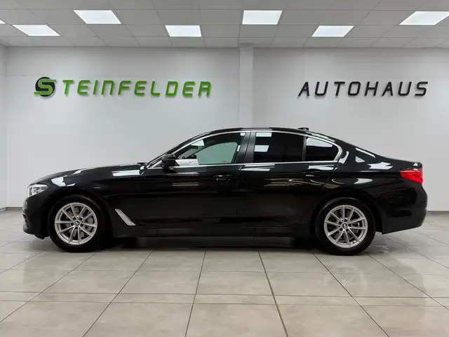 BMW 5 Series view 8