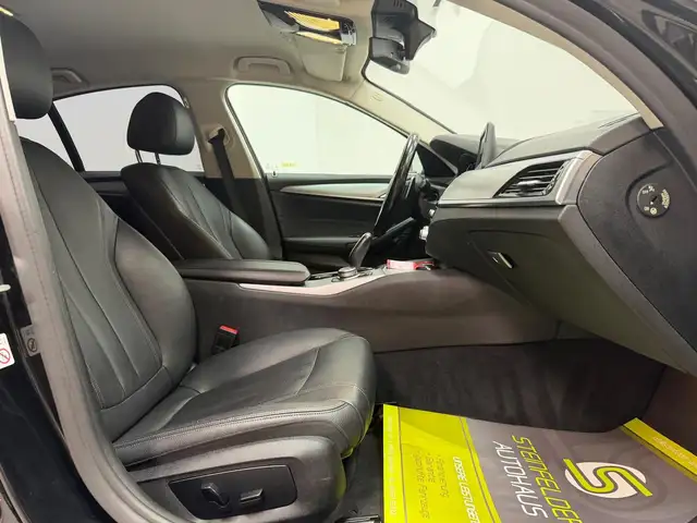 BMW 5 Series view 12