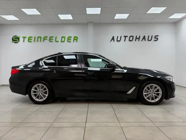 BMW 5 Series view 4