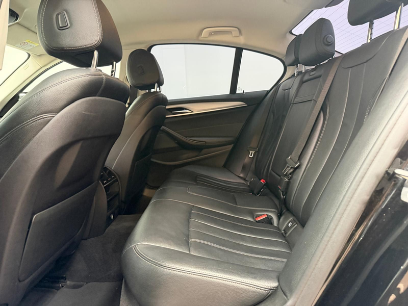 BMW 530 d xDrive / LEDER / NAVI / LED / — photo 13