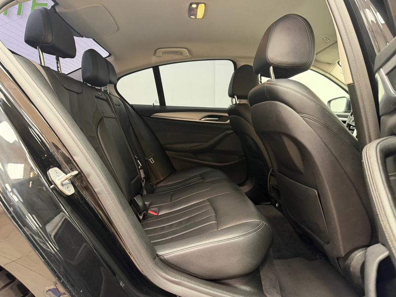 BMW 530 d xDrive / LEDER / NAVI / LED / — photo 14