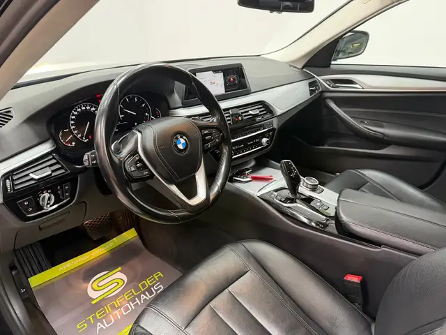 BMW 5 Series view 9