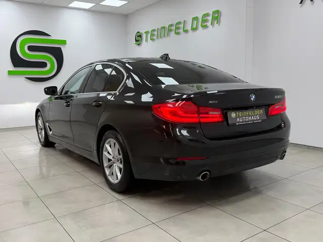 BMW 5 Series view 5
