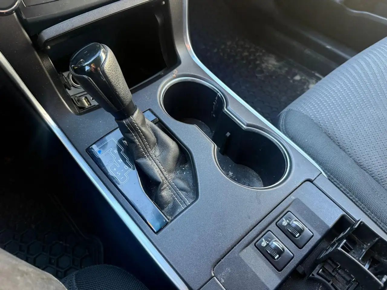 Toyota Camry снимка Toyota Camry