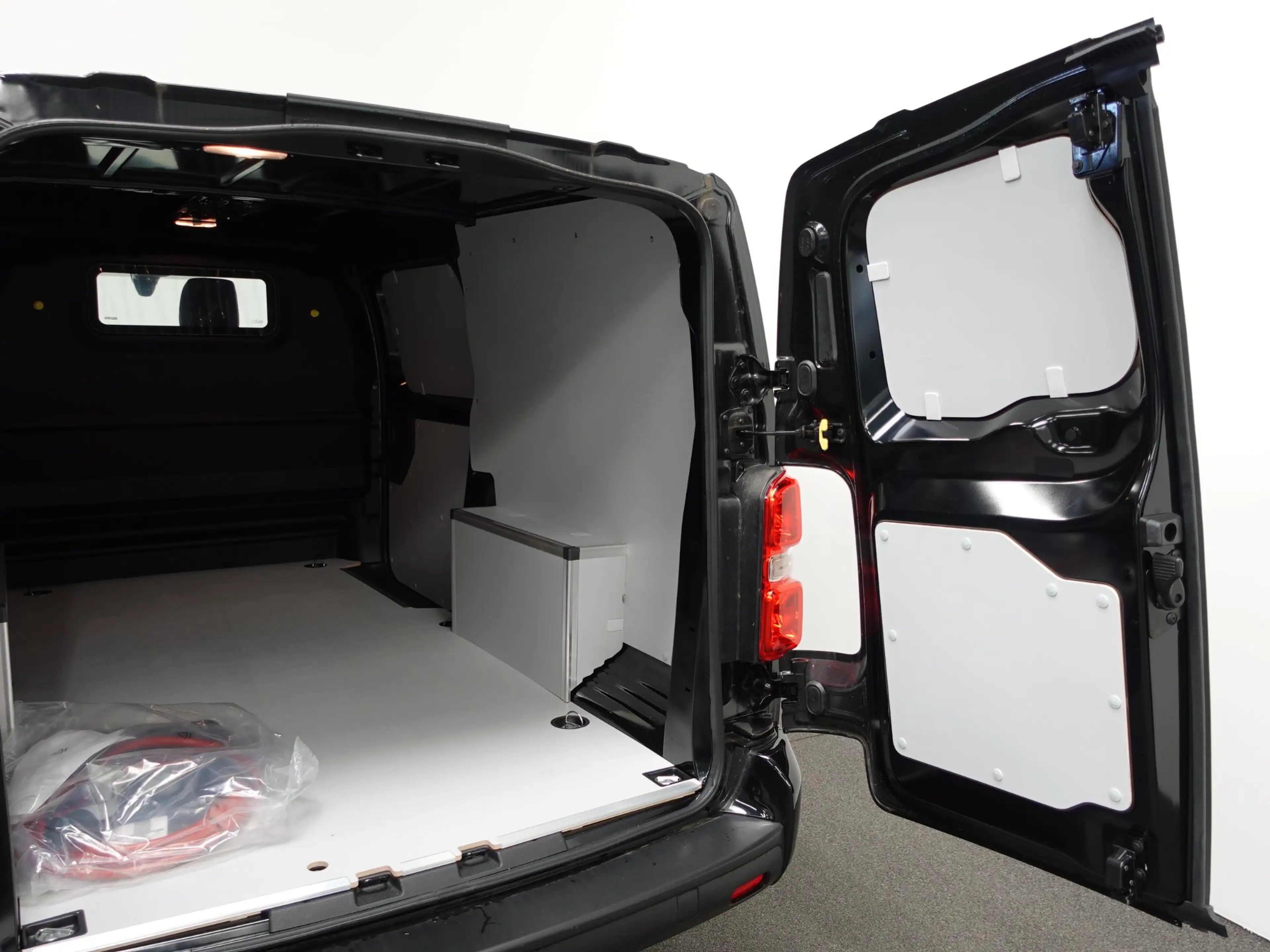 Peugeot e-Expert Long Premium 75 kWh 3-zits Automaat Airco Navi — photo 36