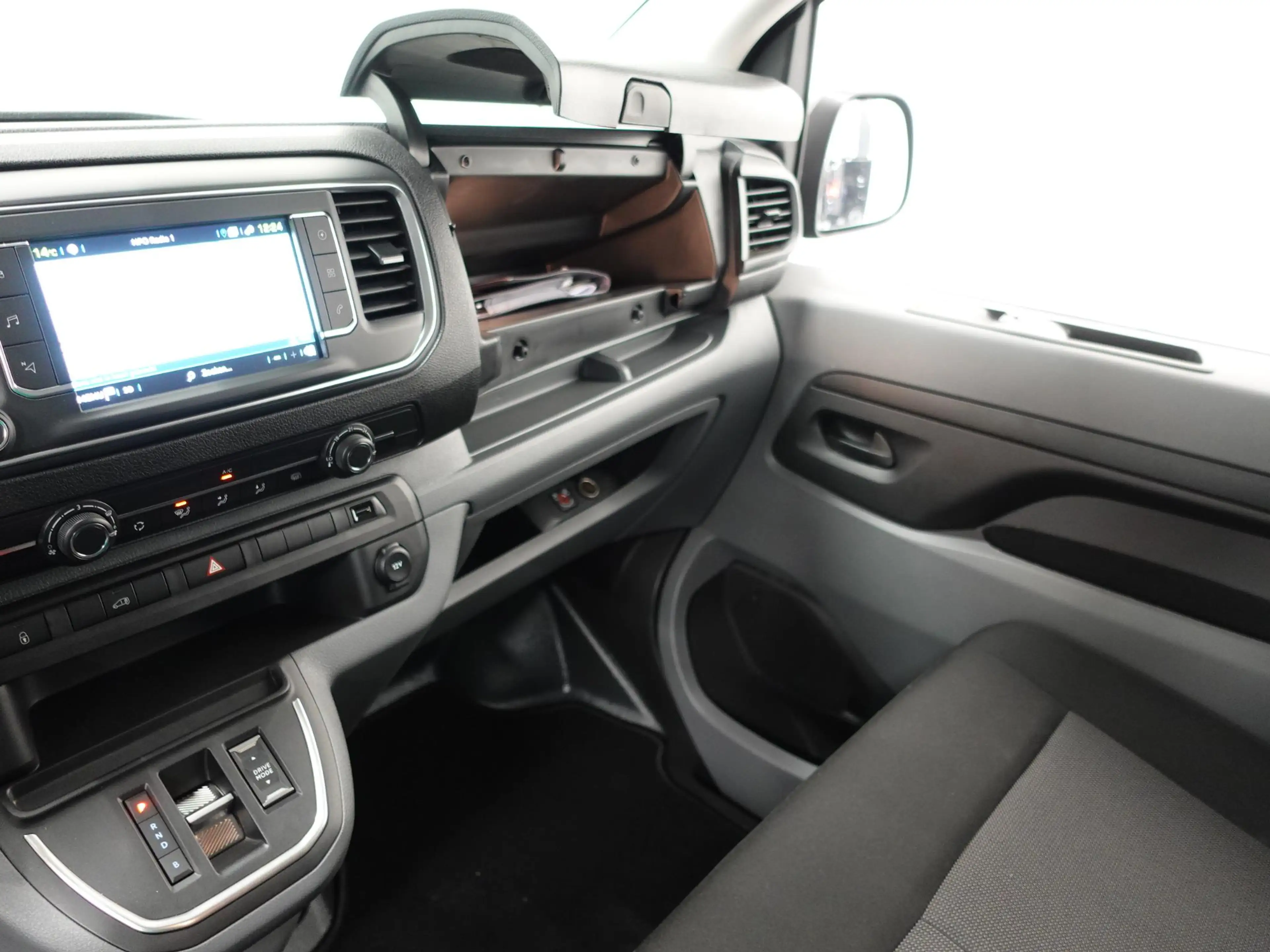 Peugeot e-Expert Long Premium 75 kWh 3-zits Automaat Airco Navi — photo 22