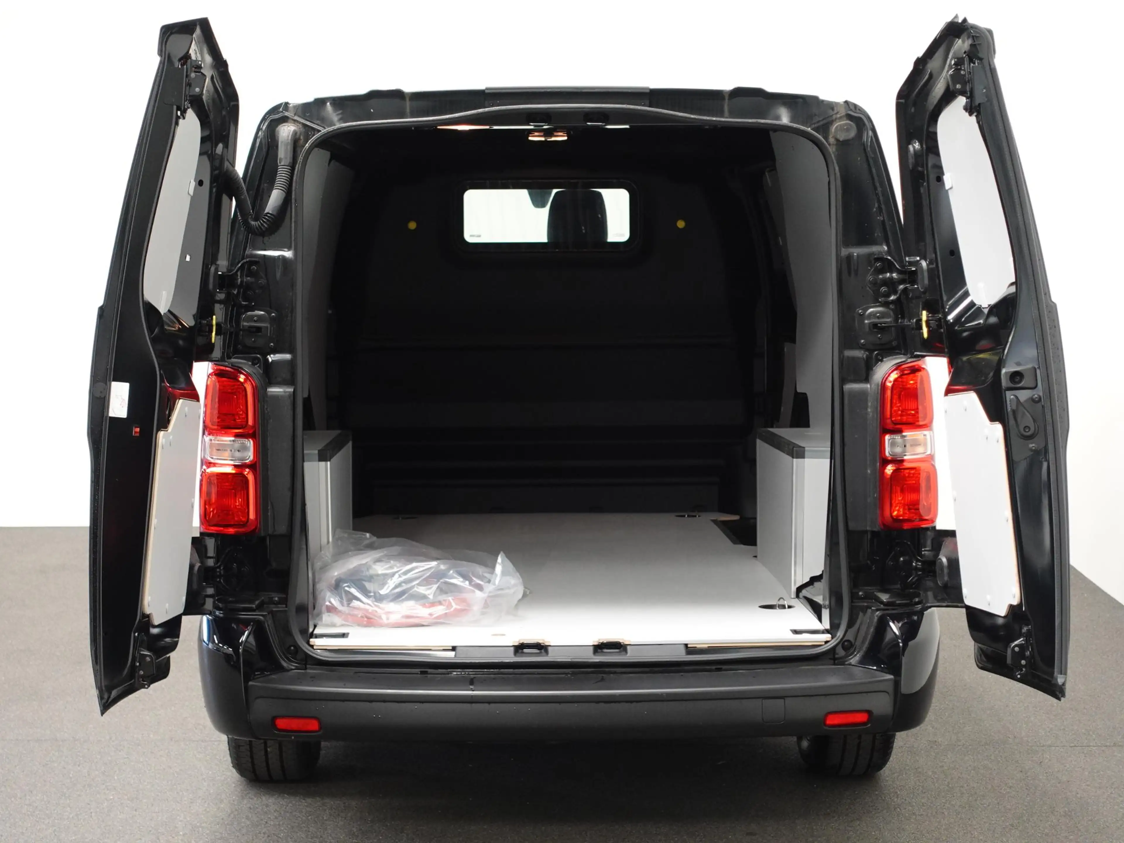 Peugeot e-Expert Long Premium 75 kWh 3-zits Automaat Airco Navi — photo 4