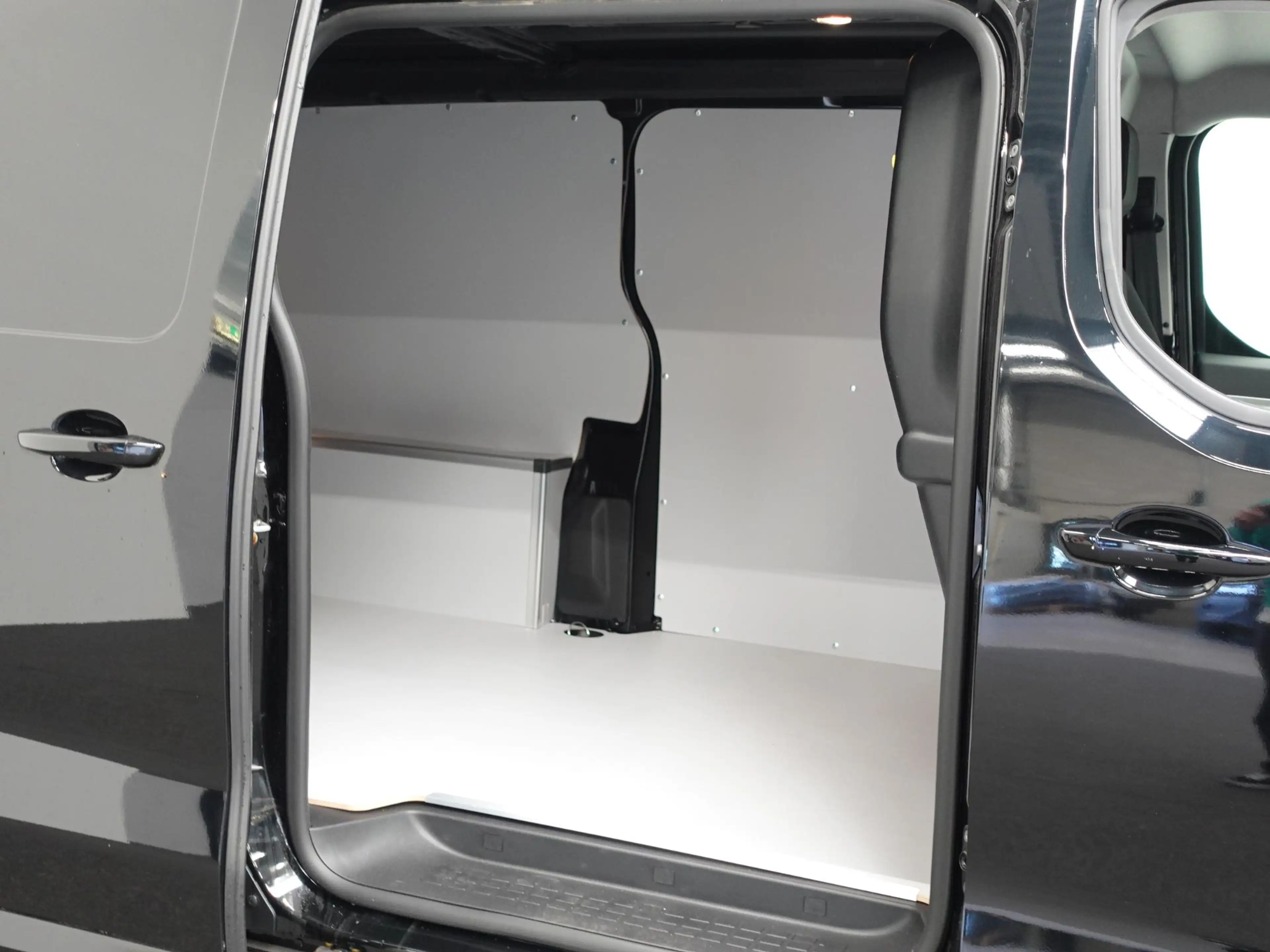 Peugeot e-Expert Long Premium 75 kWh 3-zits Automaat Airco Navi — photo 41