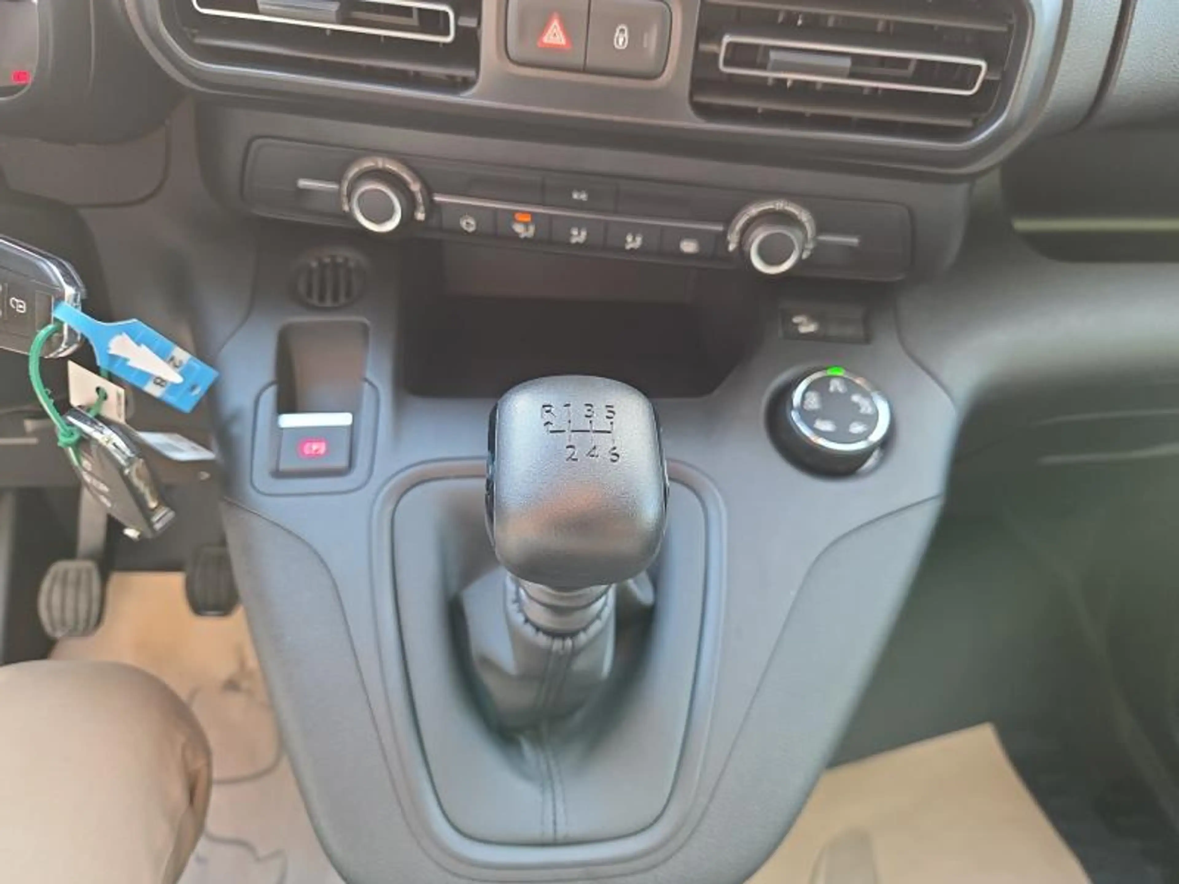 Opel Combo 1.5 131cv Gris 10/23 42854km ! Clim GPS Bluetooth — photo 13