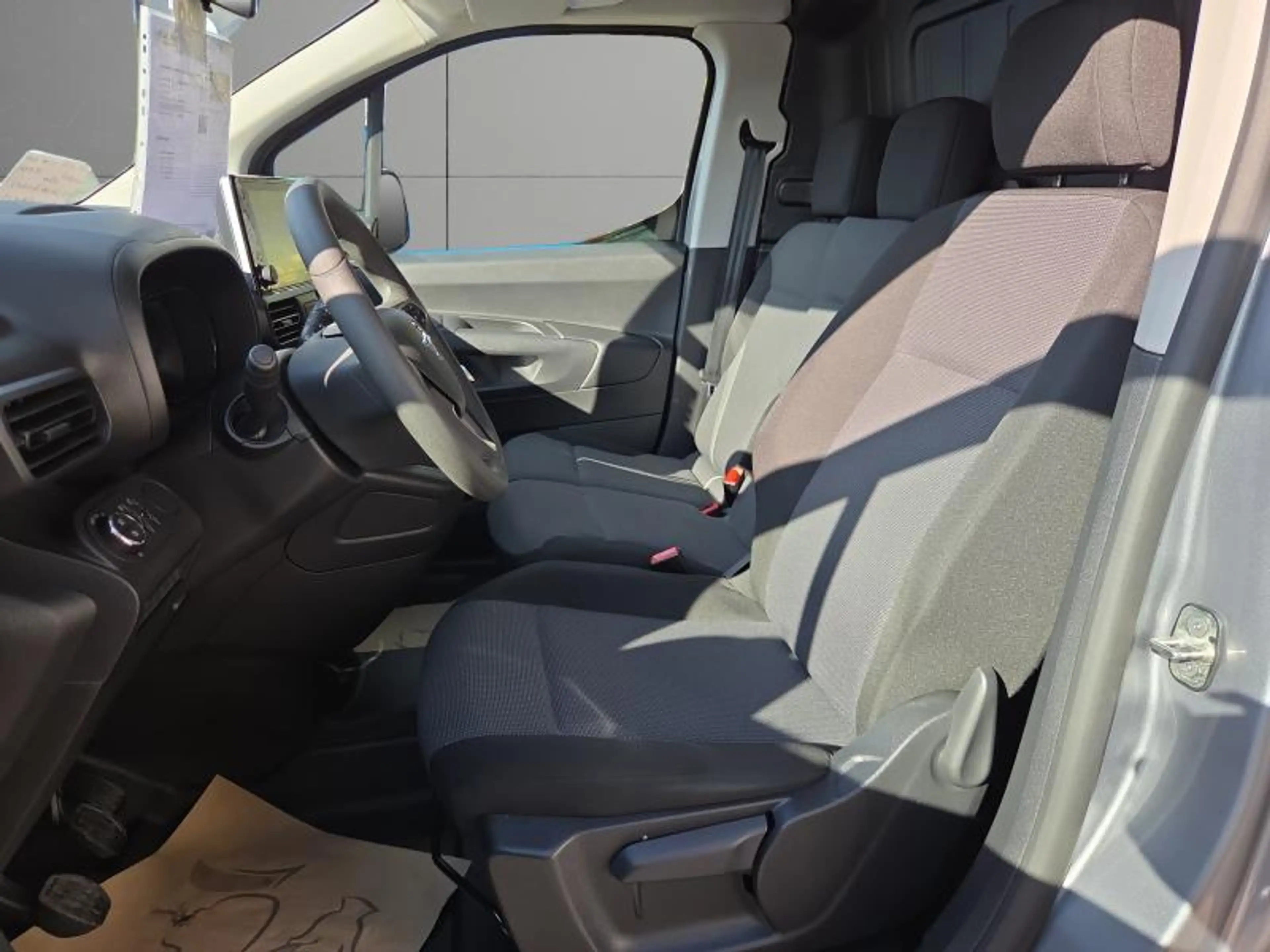 Opel Combo 1.5 131cv Gris 10/23 42854km ! Clim GPS Bluetooth — photo 9