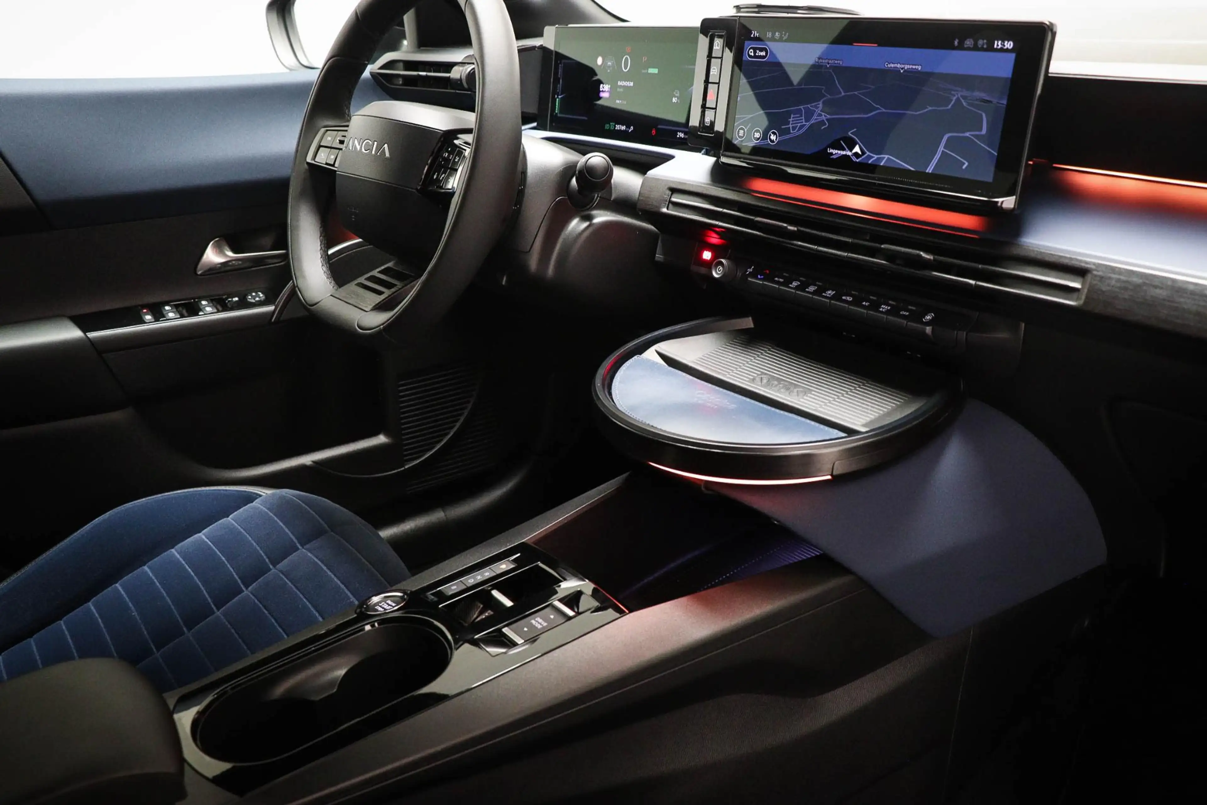 Lancia Ypsilon Edizione Cassina Limitata 51 kWh | NAVIGATIE | MAS — photo 3