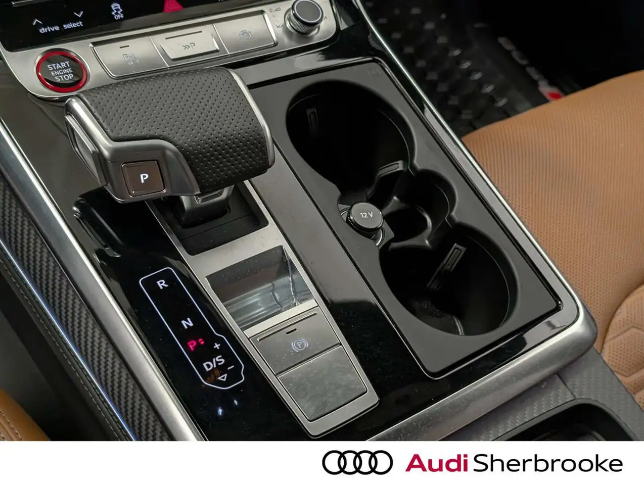 Audi RS Q8 снимка Audi RS Q8