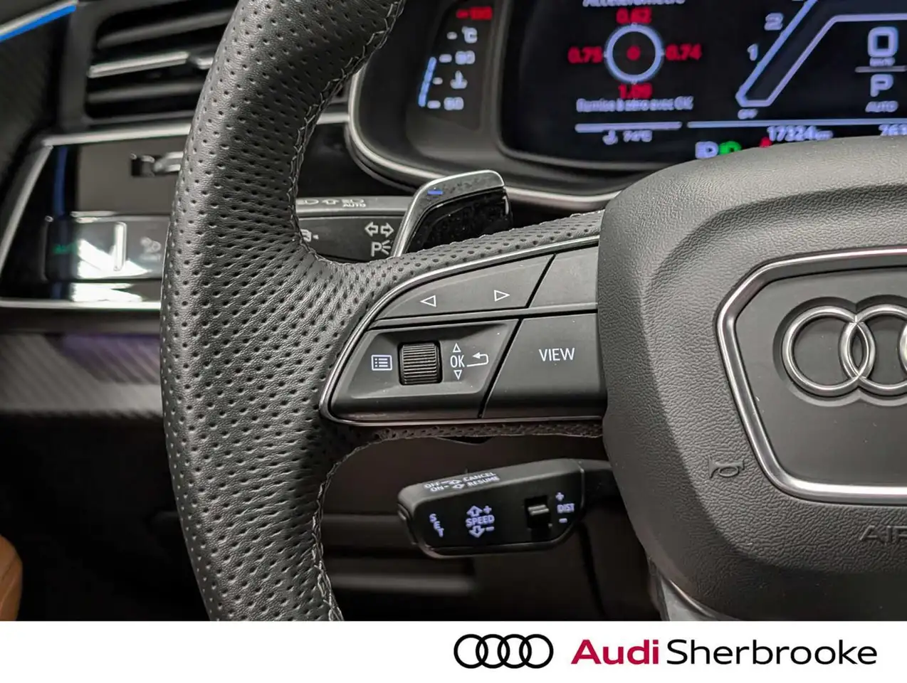 Audi RS Q8 снимка Audi RS Q8