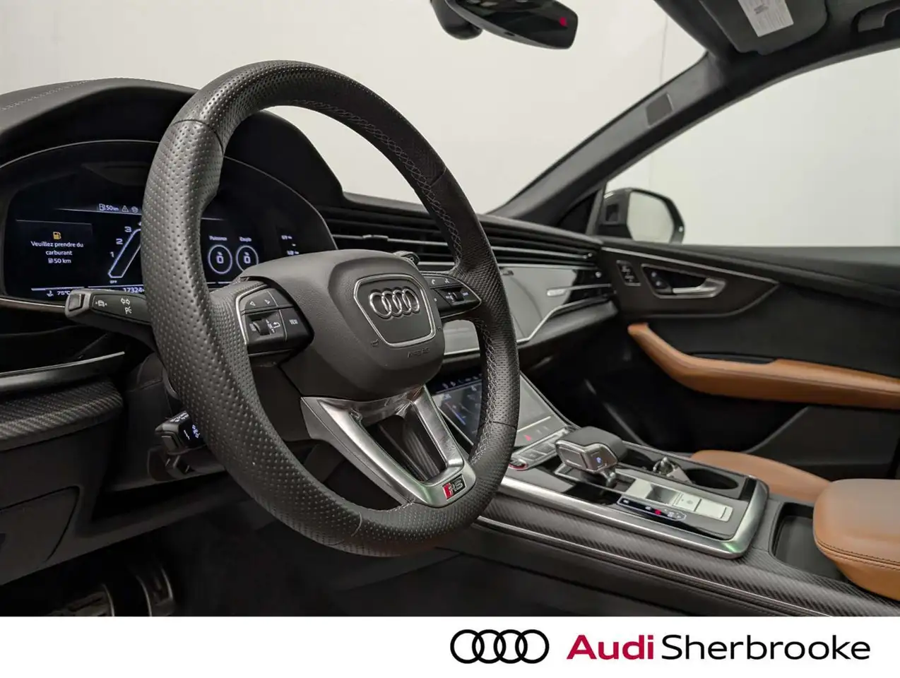 Audi RS Q8 снимка Audi RS Q8
