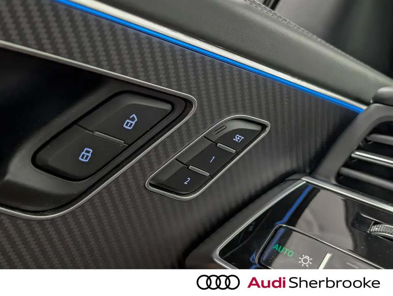 Audi RS Q8 снимка Audi RS Q8