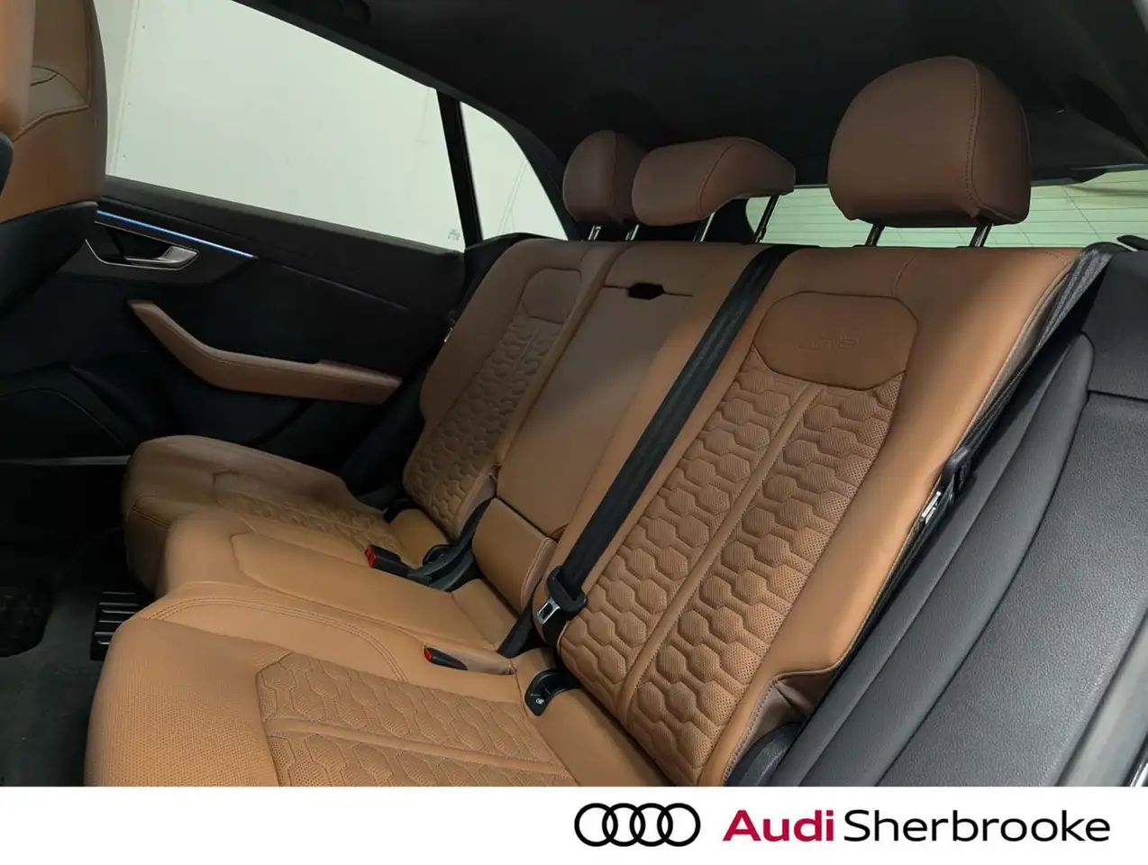 Audi RS Q8 снимка Audi RS Q8