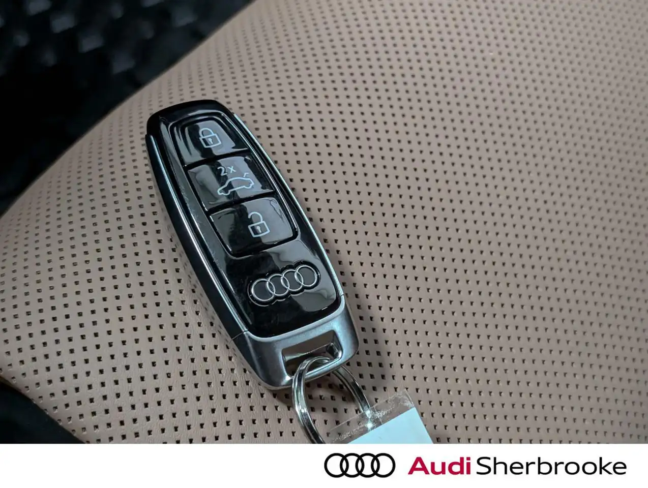Audi RS Q8 снимка Audi RS Q8