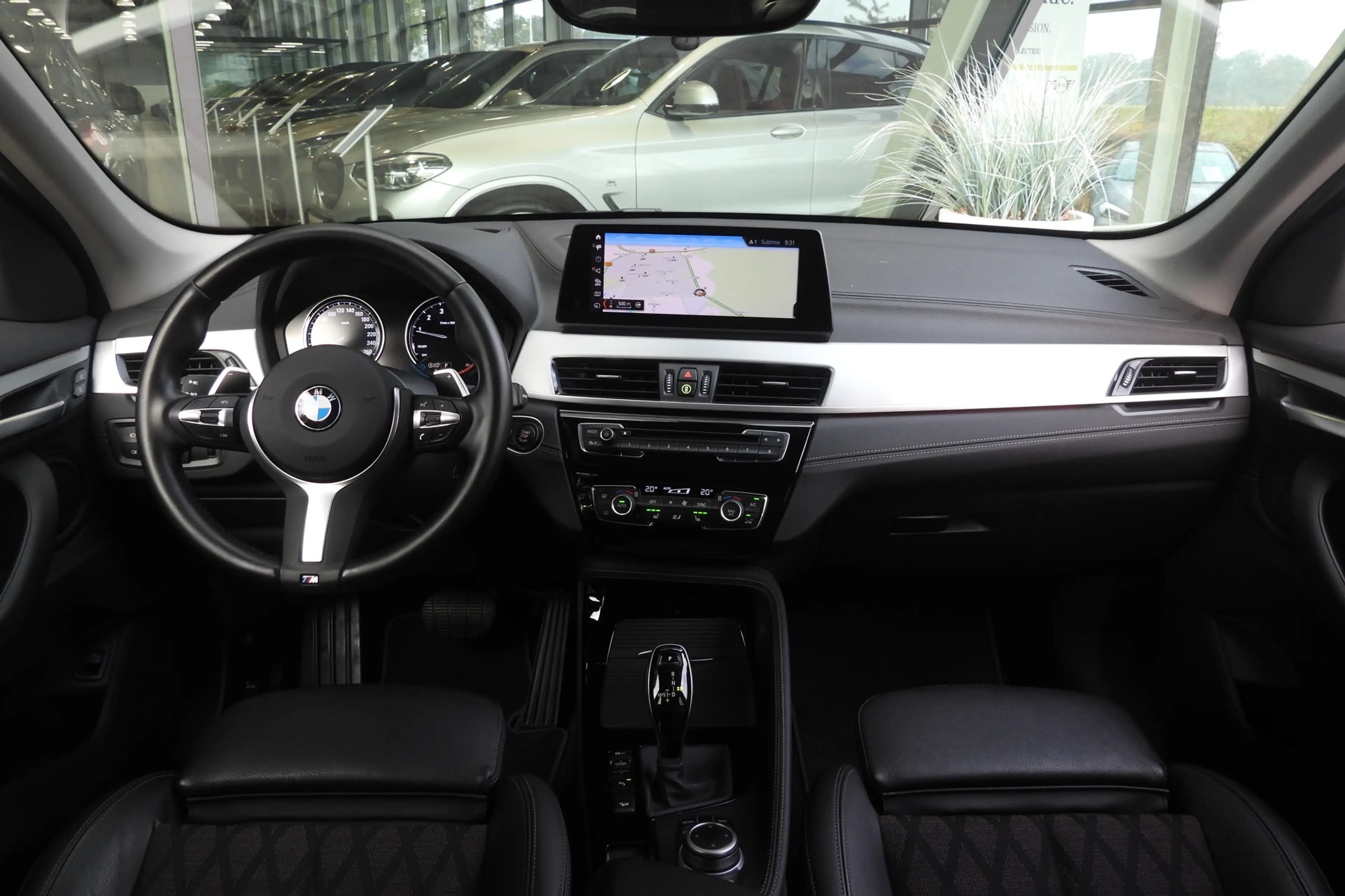 BMW X1 xDrive20i xLine Automaat / Trekhaak / Sportstoelen — photo 3