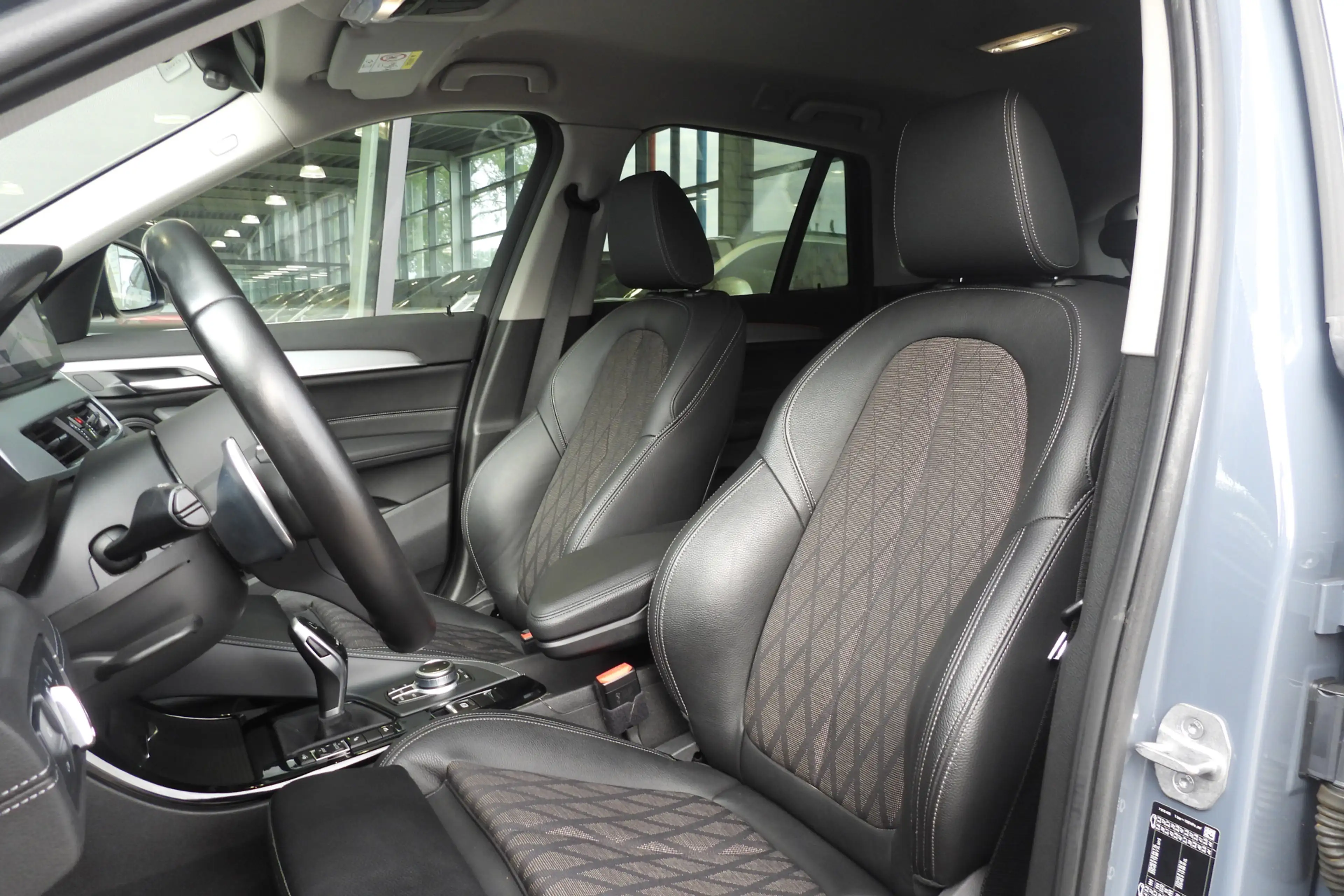 BMW X1 xDrive20i xLine Automaat / Trekhaak / Sportstoelen — photo 15