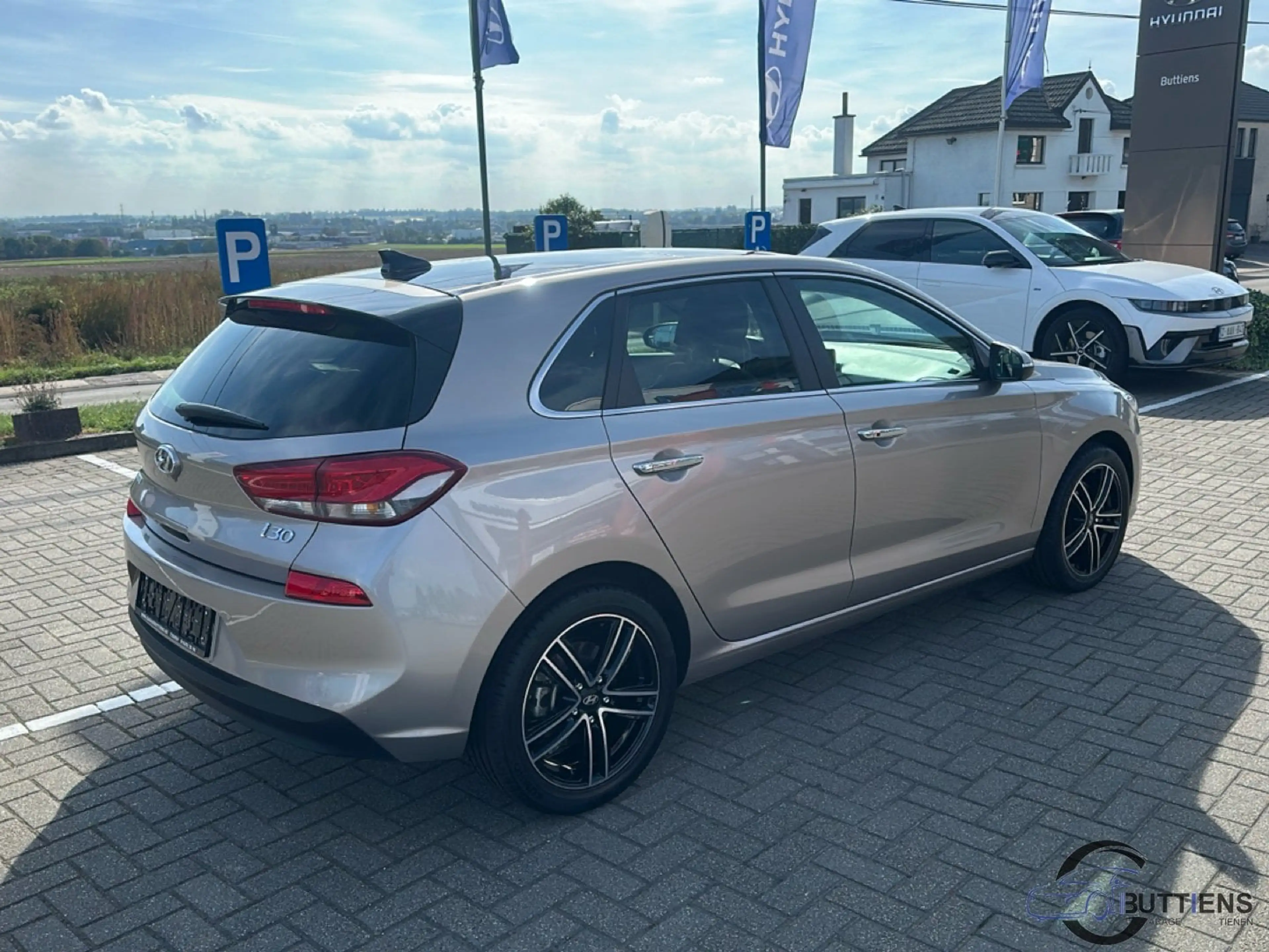 Hyundai i30 T-GDi Luxury Launch Edition — photo 5