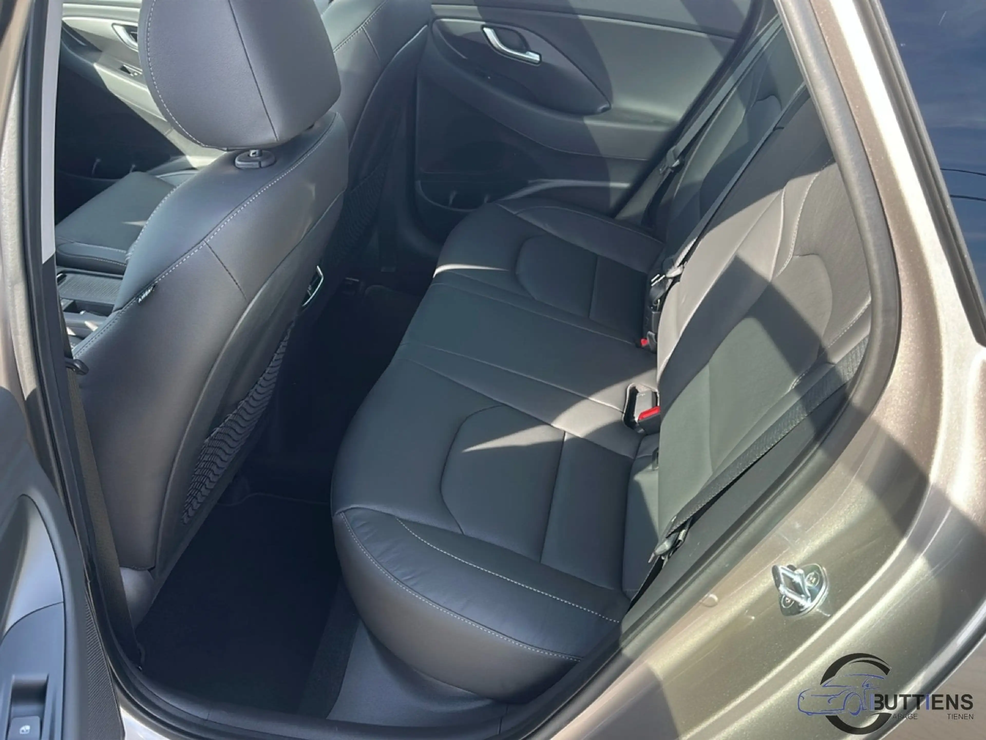 Hyundai i30 T-GDi Luxury Launch Edition — photo 15