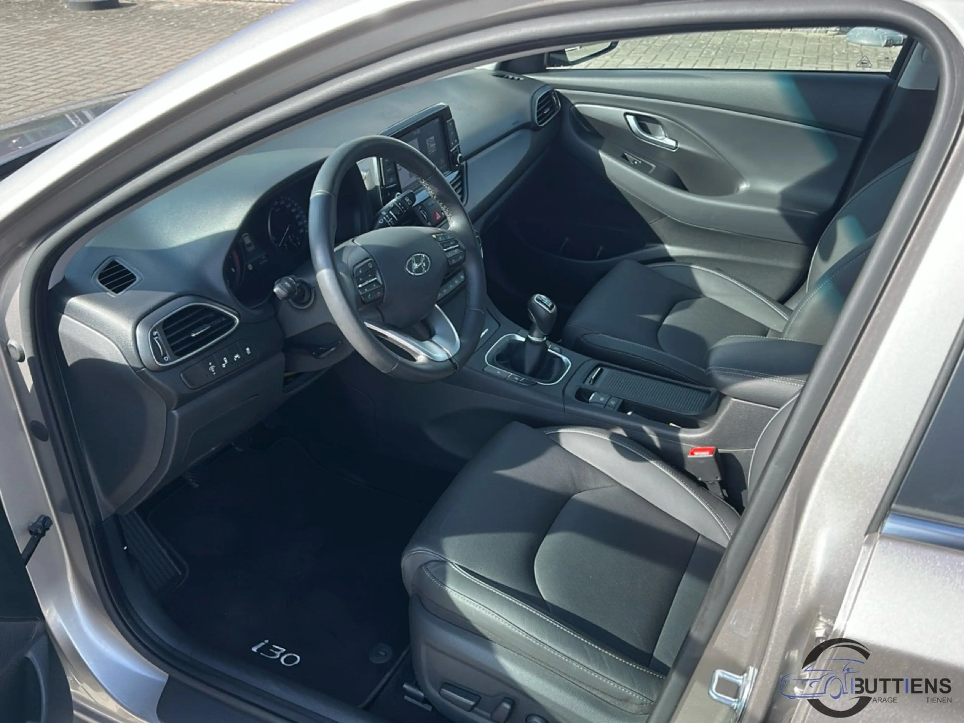 Hyundai i30 T-GDi Luxury Launch Edition — photo 12