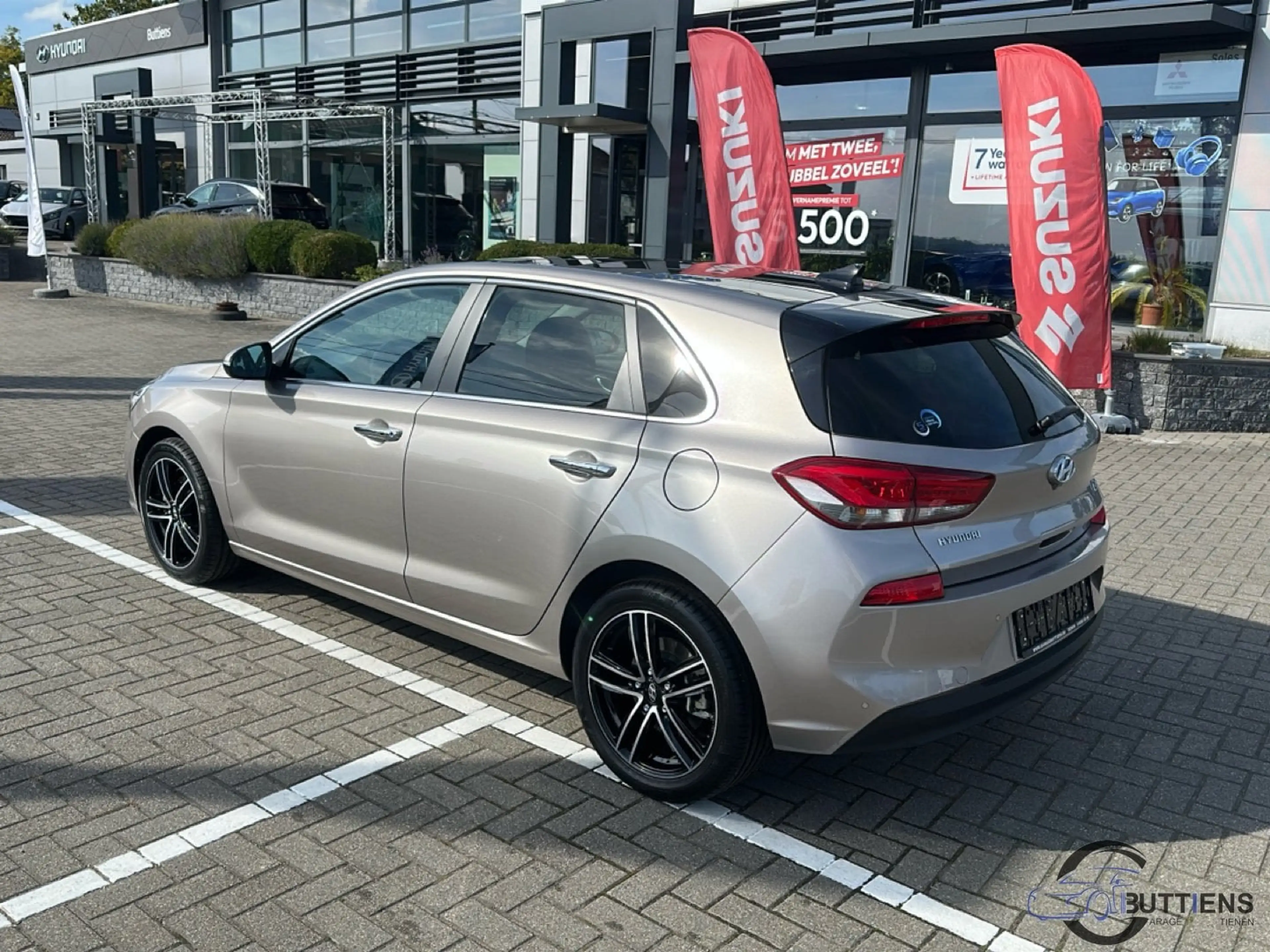 Hyundai i30 T-GDi Luxury Launch Edition — photo 3
