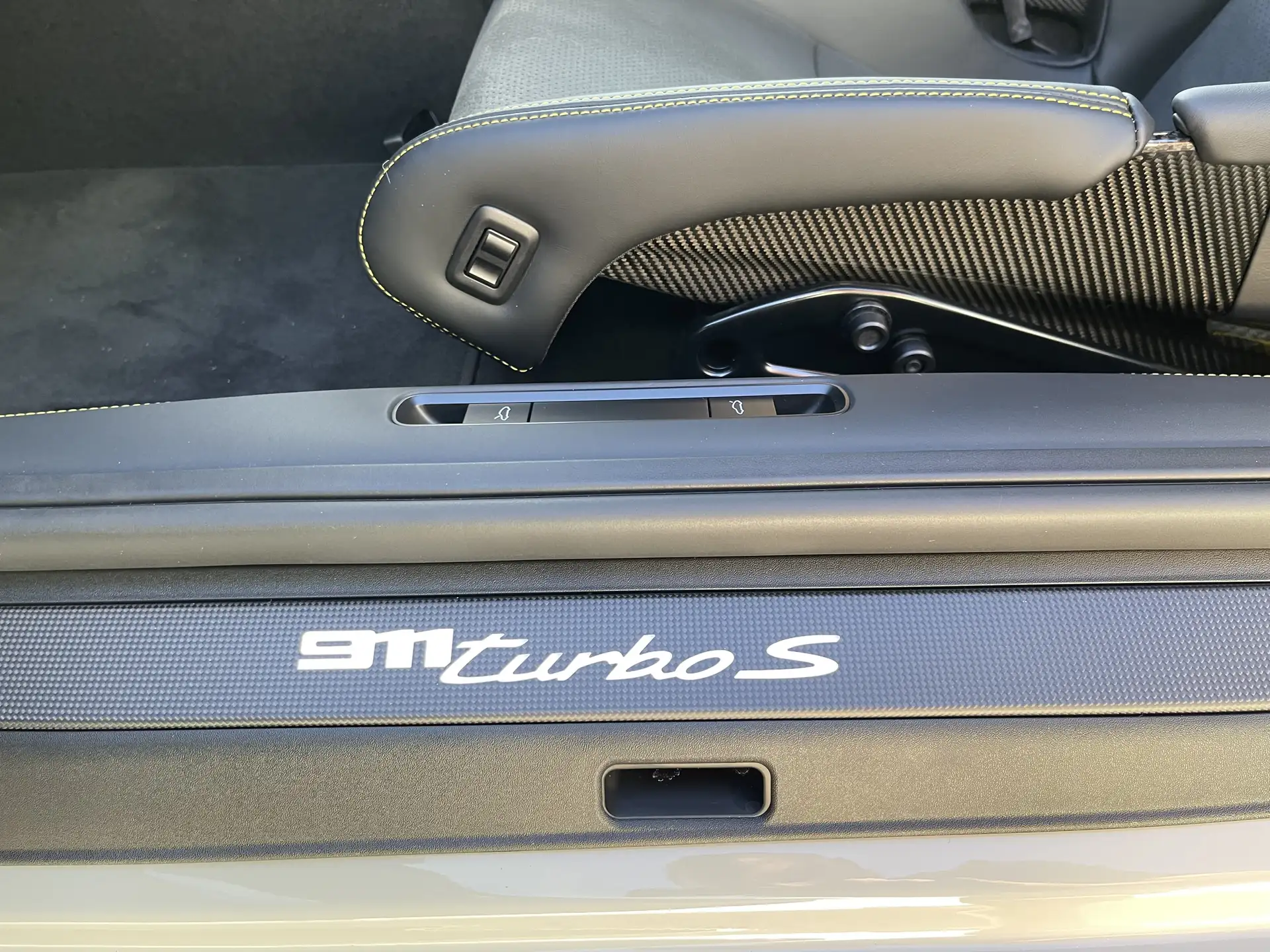 포르쉐 911 Turbo S Coupe 2022 화이트 사진 4