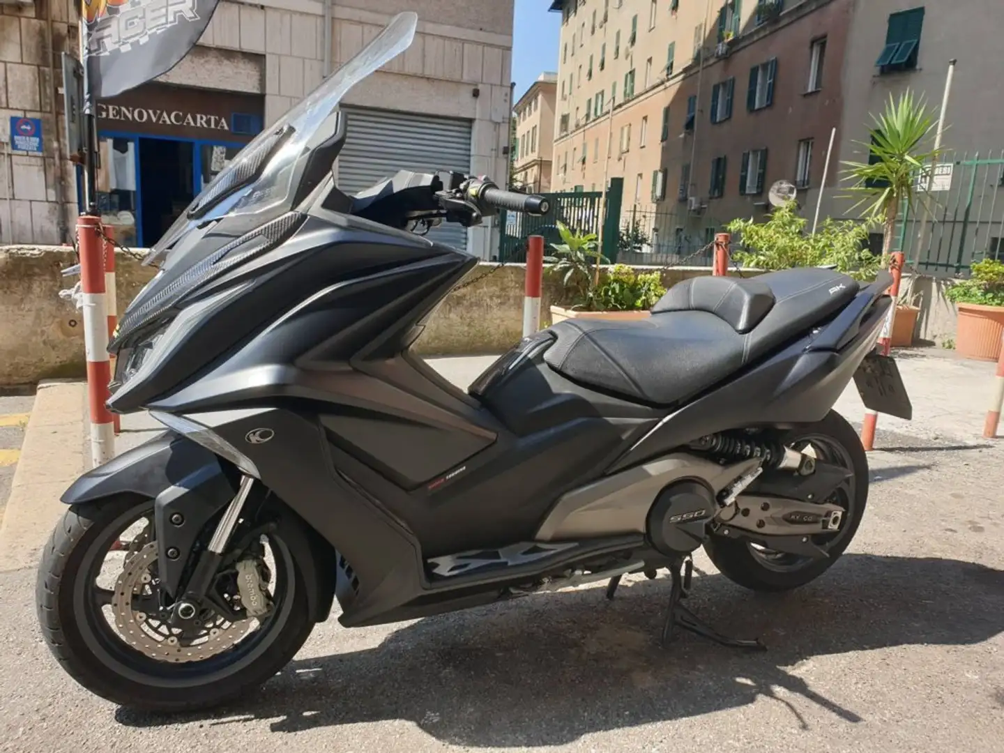 Kymco AK 550 Nero - 2