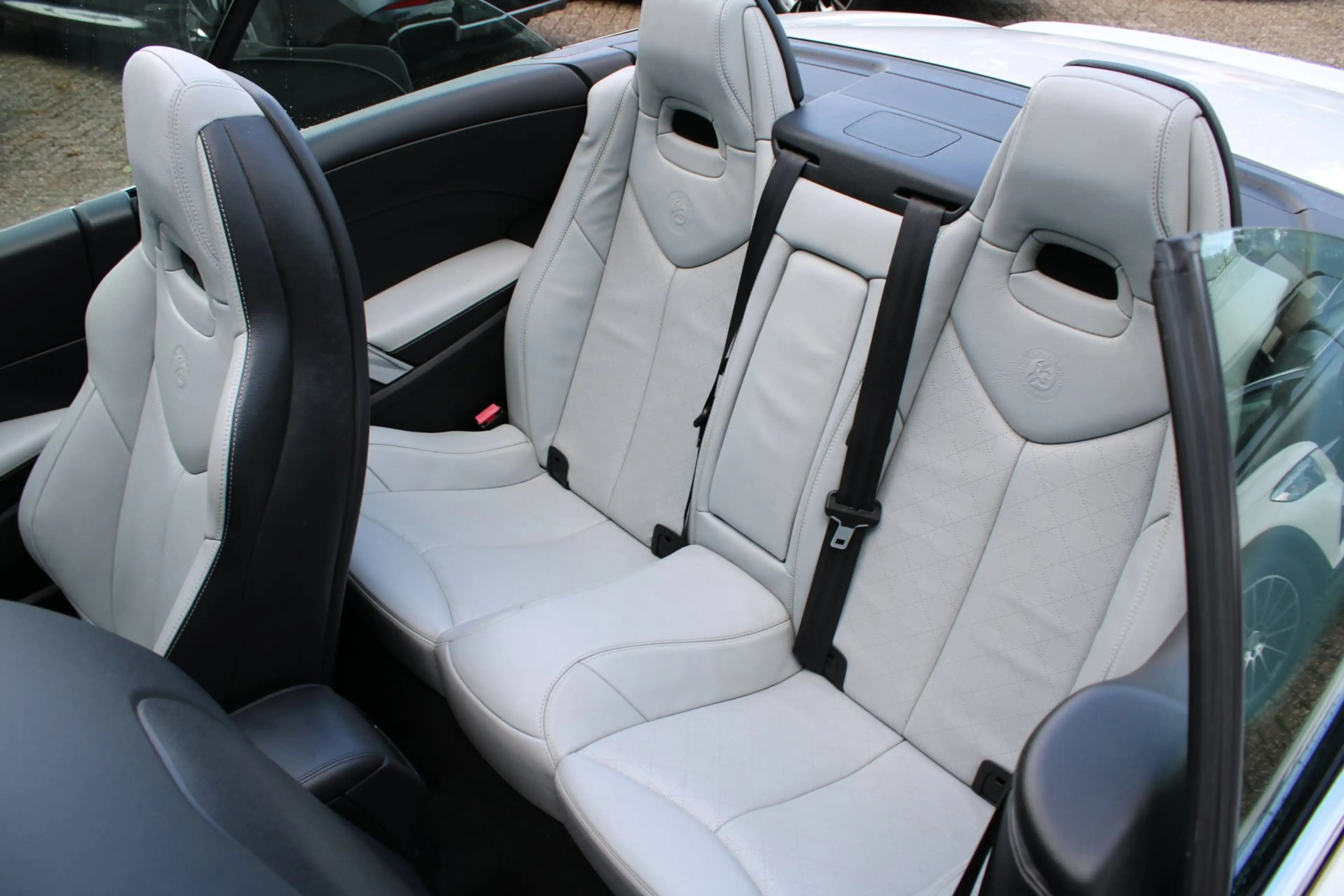 Peugeot 308 CC 1.6 THP Roland Garros — photo 24