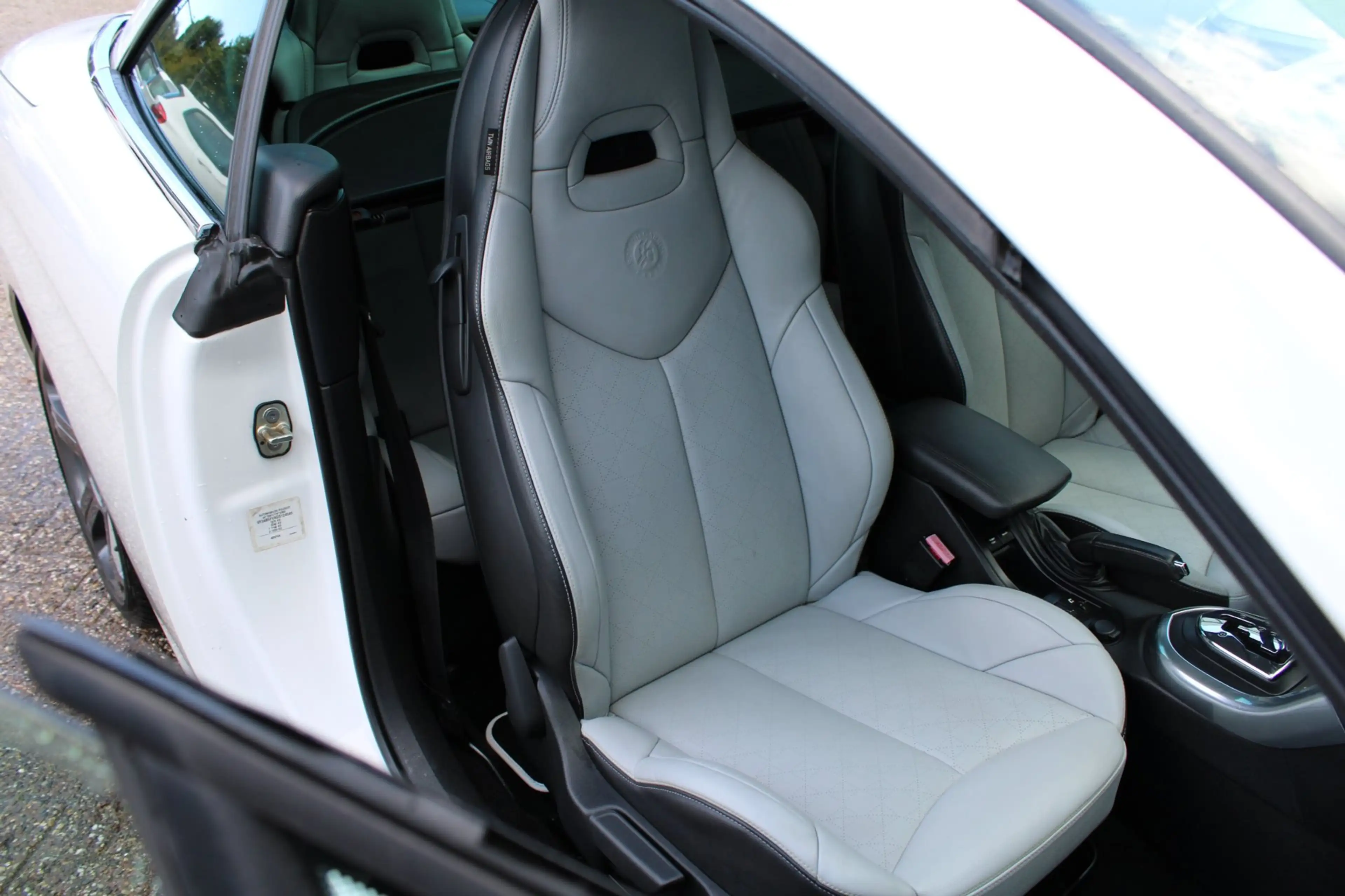 Peugeot 308 CC 1.6 THP Roland Garros — photo 13