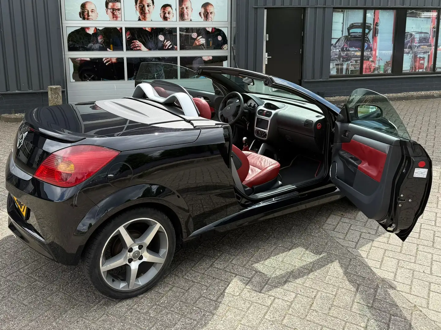 Opel Tigra 1.4-16V Rhythm Zwart - 2