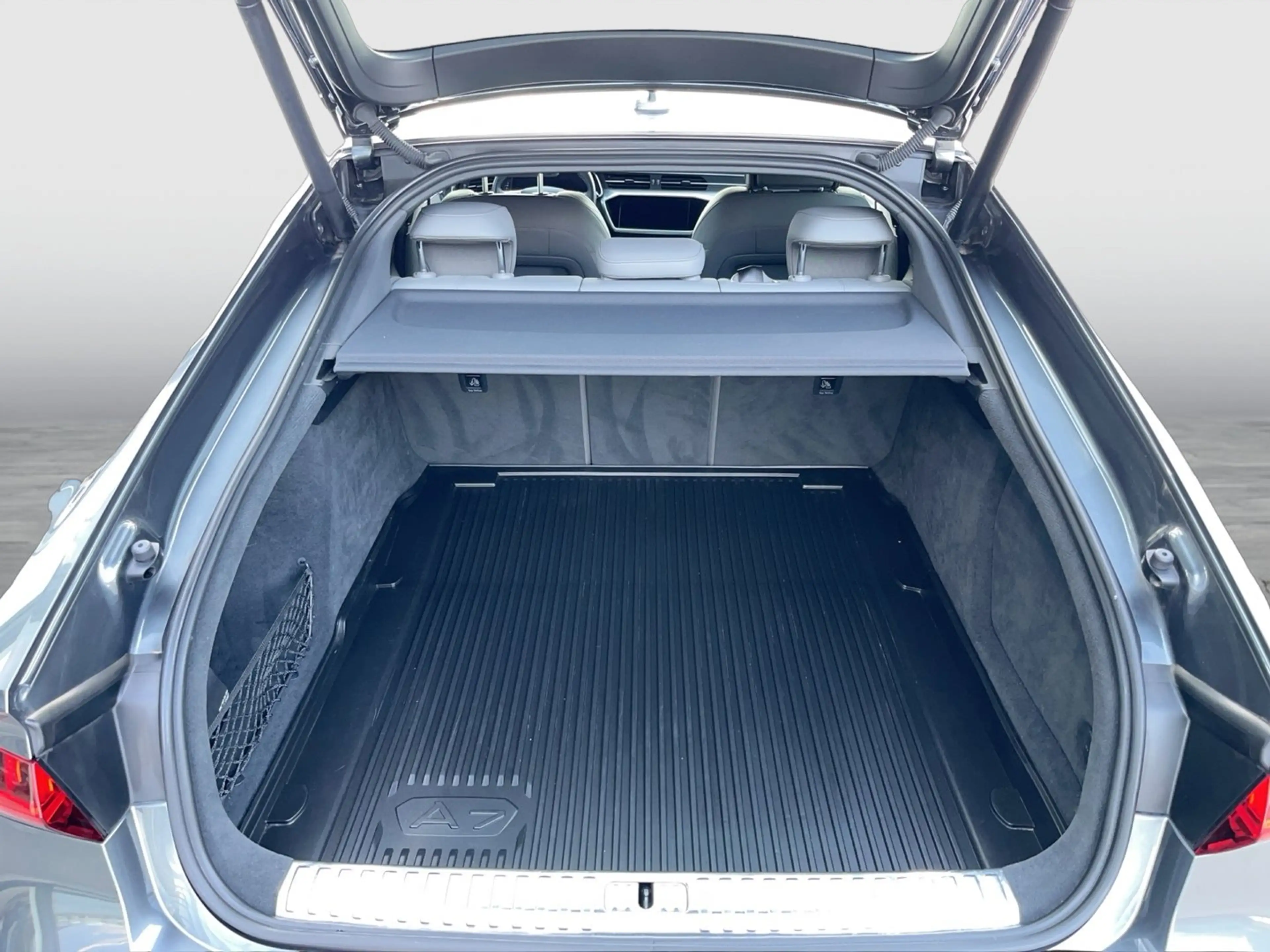 Audi A7 55 TFSI quattro — photo 13