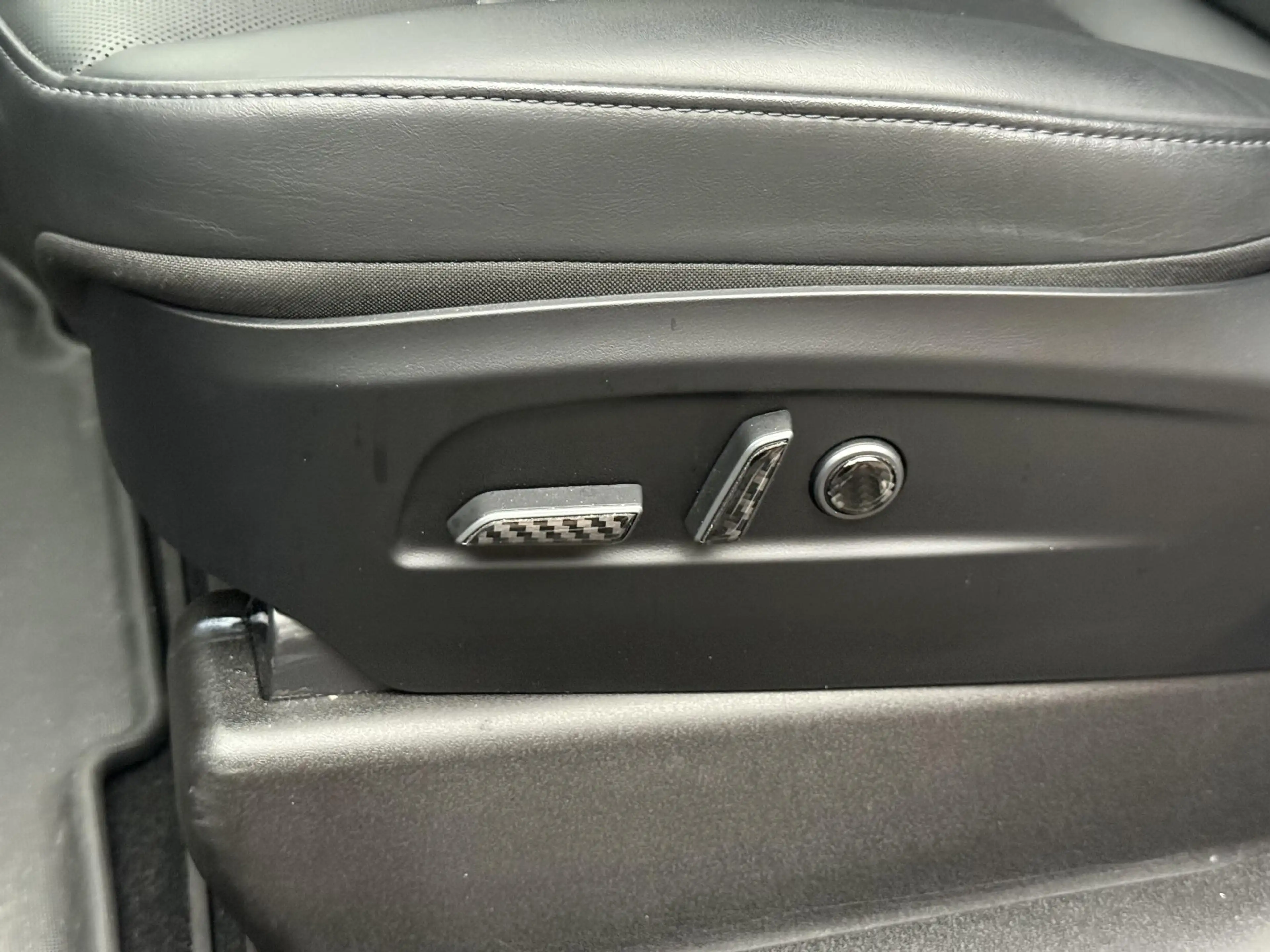 Tesla Model Y Premium Long Range AWD 75 kWh Facelift | Uniek — photo 11