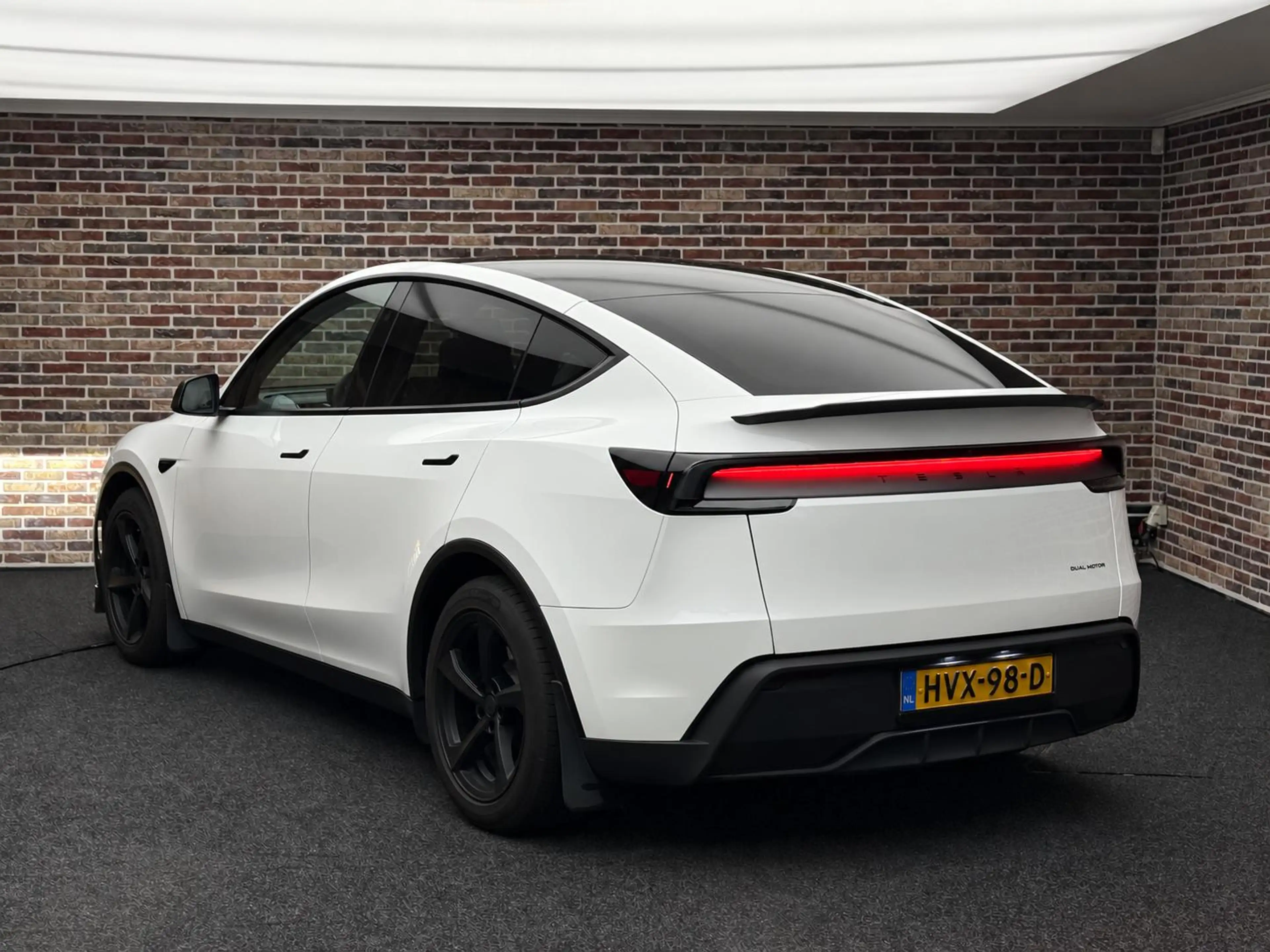 Tesla Model Y Premium Long Range AWD 75 kWh Facelift | Uniek — photo 35