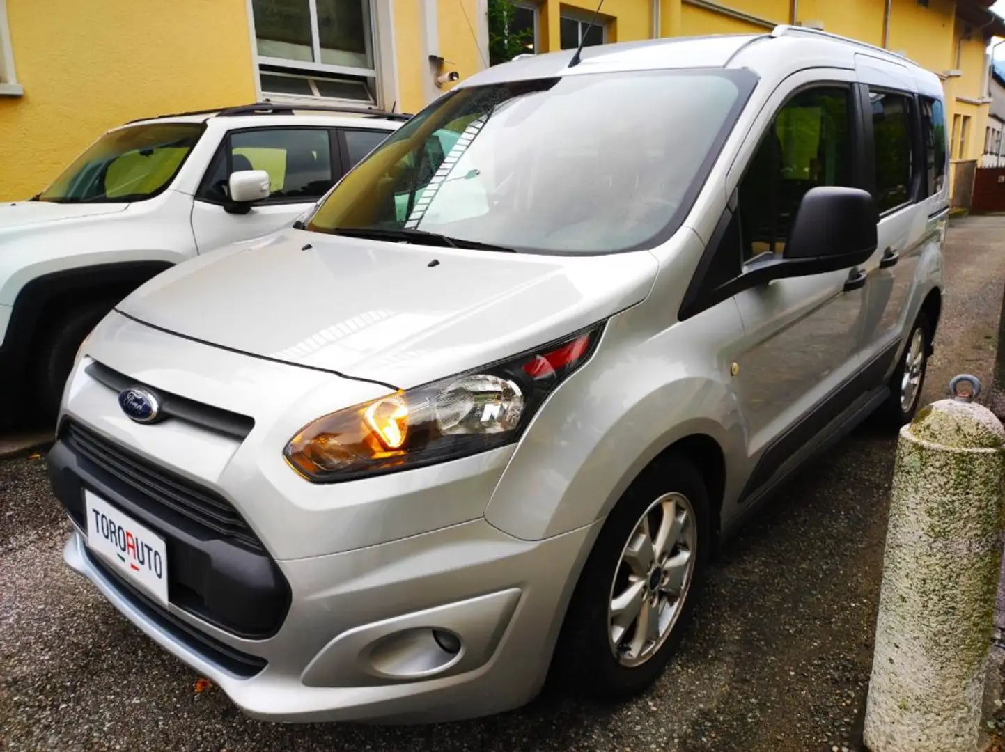 Ford Tourneo Connect 1.5 TDCi 100 CV Plus Argent - 2