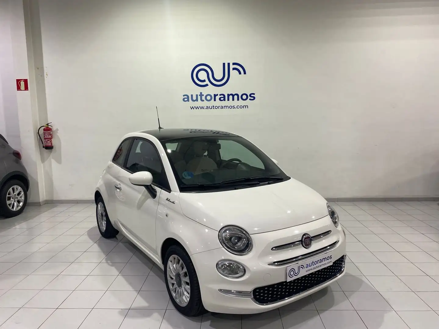 Fiat 500 1.0 Hybrid Dolcevita 52kW Wit - 1