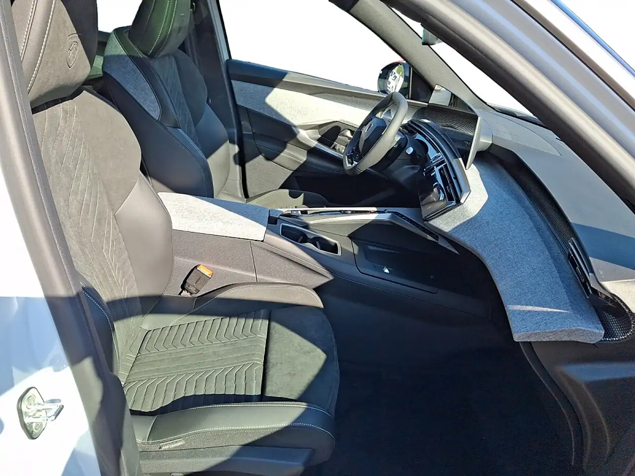 Peugeot 5008 2026 — фото 15