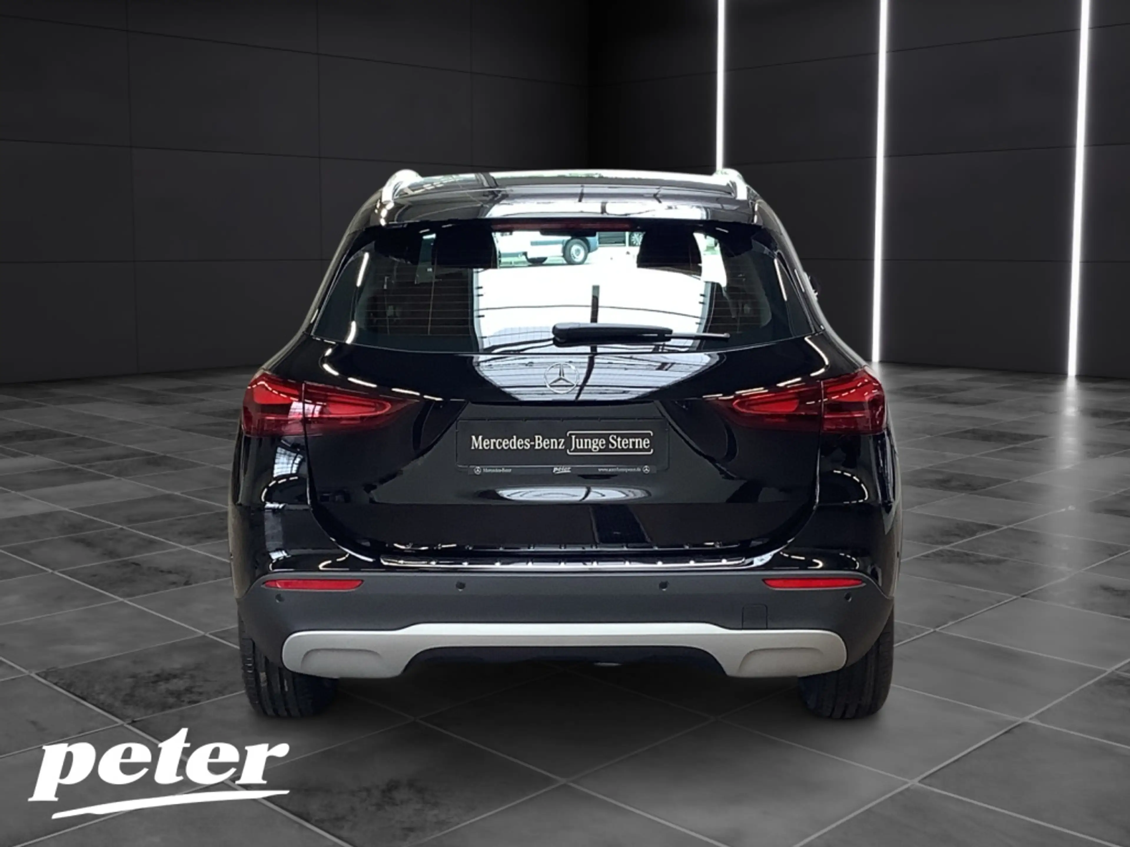 Mercedes-Benz GLA 180 d Advanced-Paket+17"LMR+KAMERA+MBUX+AHK — photo 4